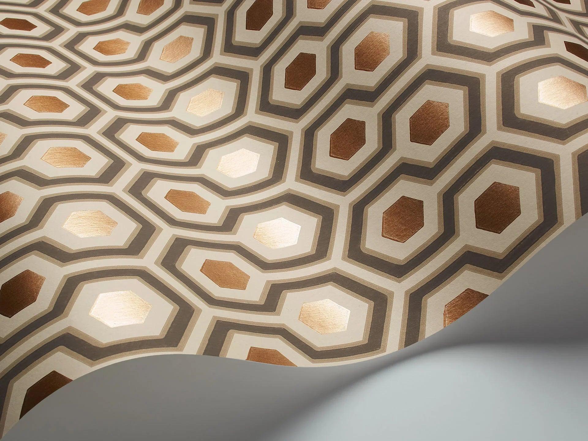 Tapeta CONTEMPORARY COLLECTION - Hicks' Hexagon beżowy Cole & Son Eye on Design