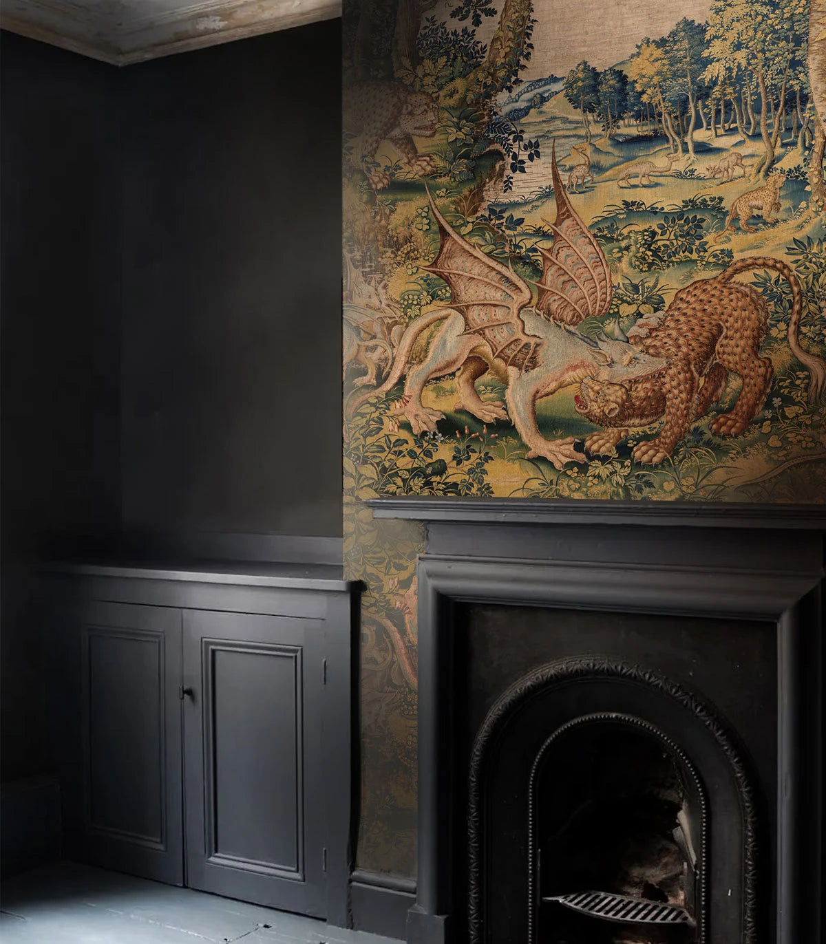 Tiermotiv-Tapete DRAGON ARRAS sandbeige mit grünem Akzent