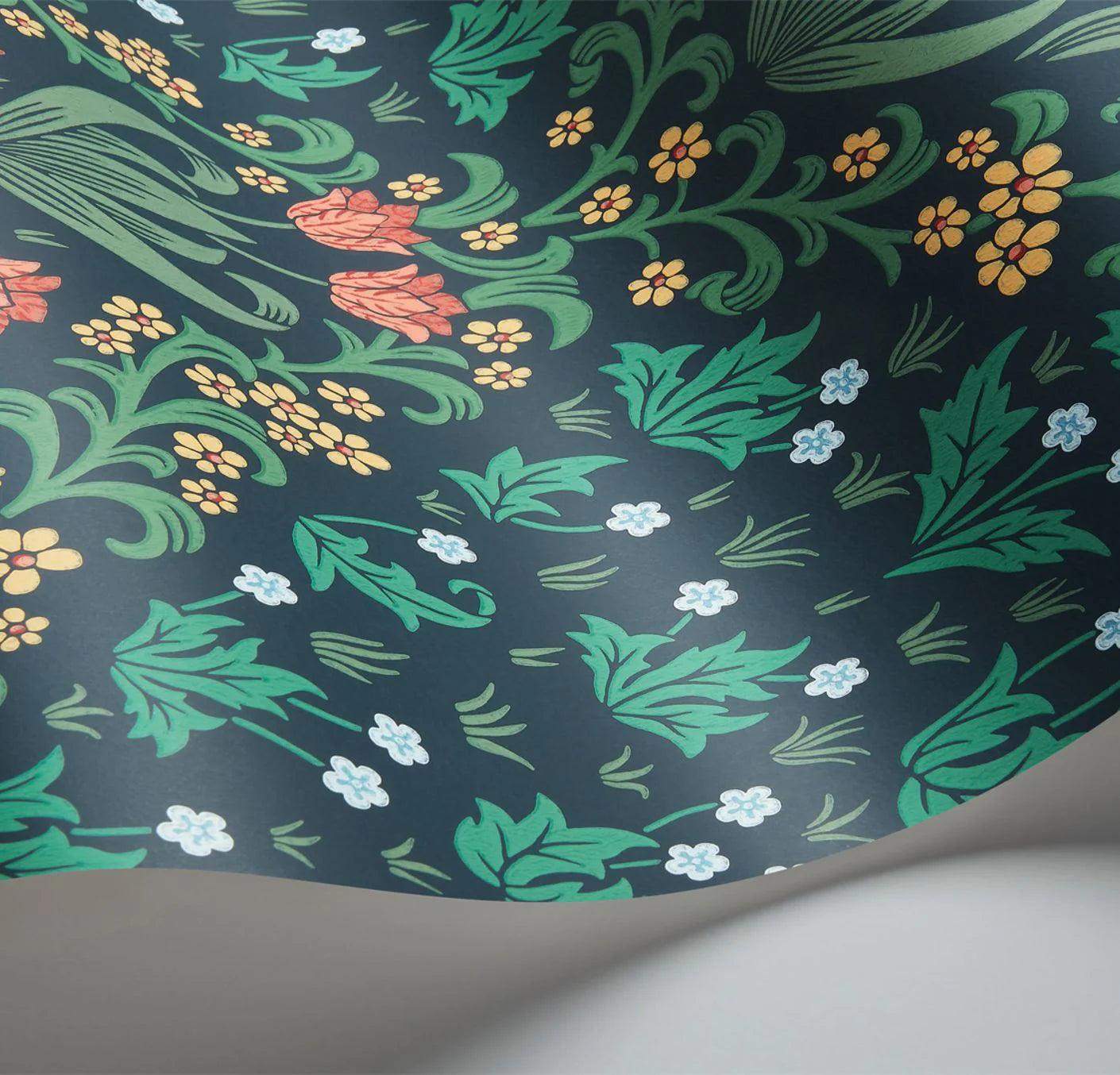 Tapeta HRP GREAT MASTERS - Tudor Garden czerwony Cole & Son Eye on Design