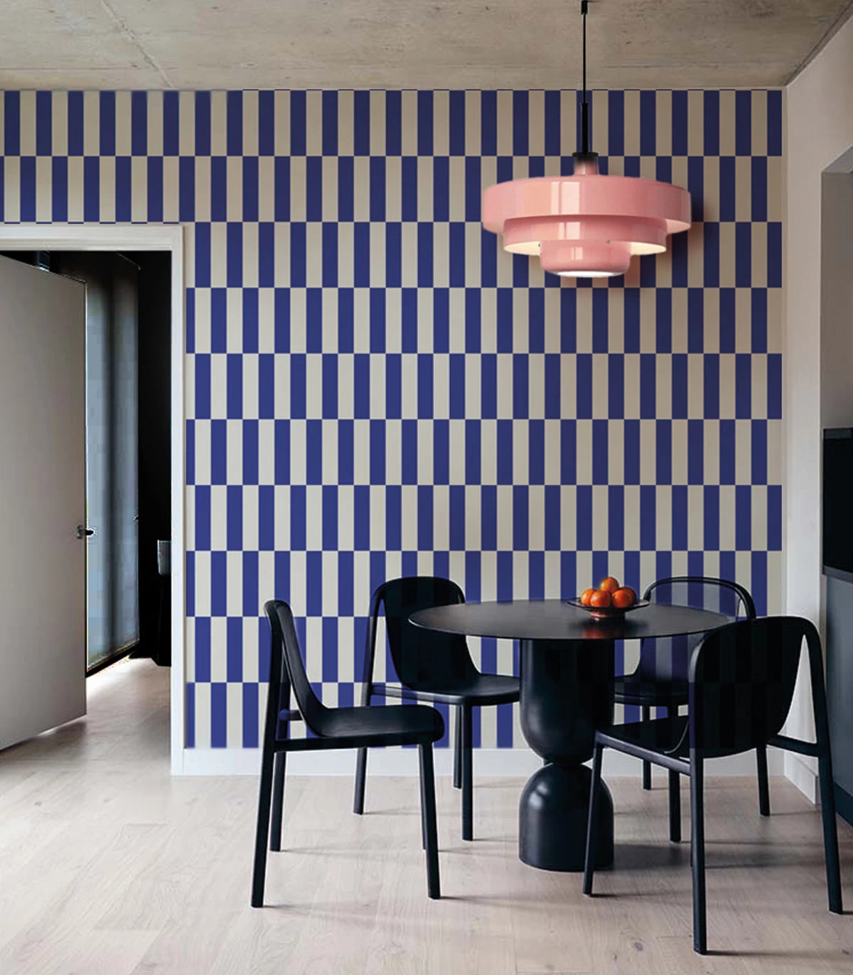 Vliesbehang met geometrisch patroon TETRIS STRIPE kobaltblauw