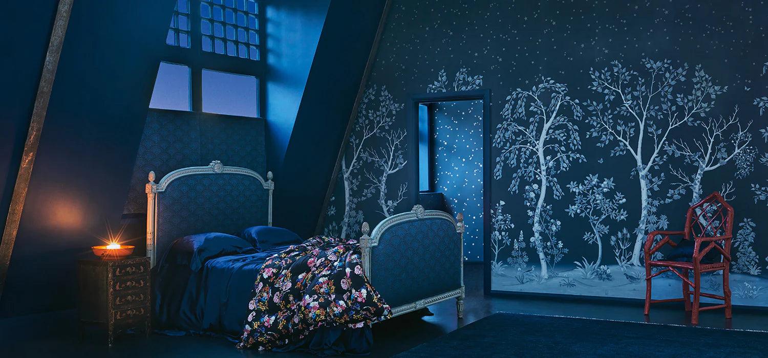 Tapeta THE GARDENS - Seasonal Woods granatowy Cole & Son Eye on Design