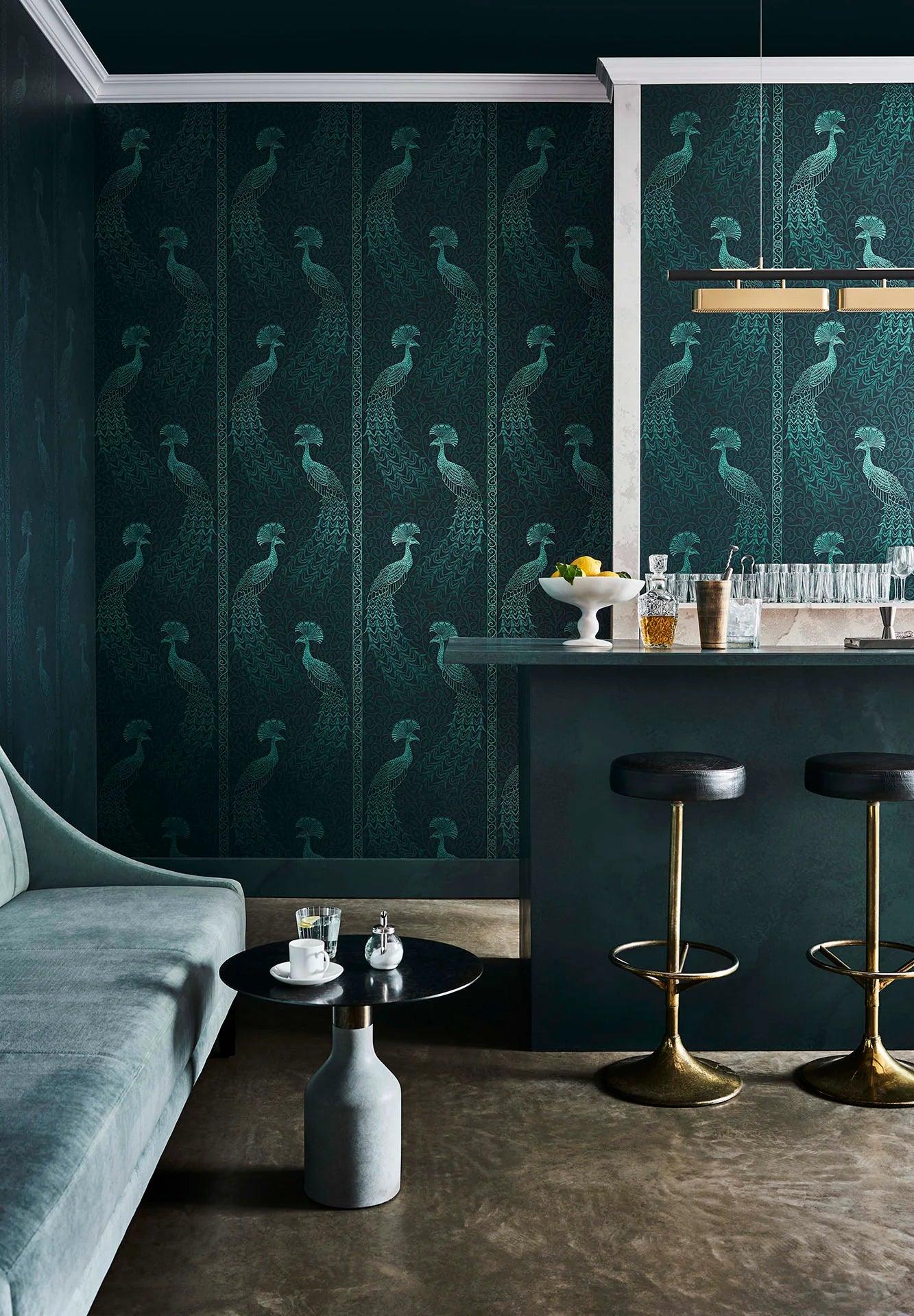 Metallic wallpaper with an animal motif of birds THE PEARWOOD COLLECTION - Pavo Parade gold on green