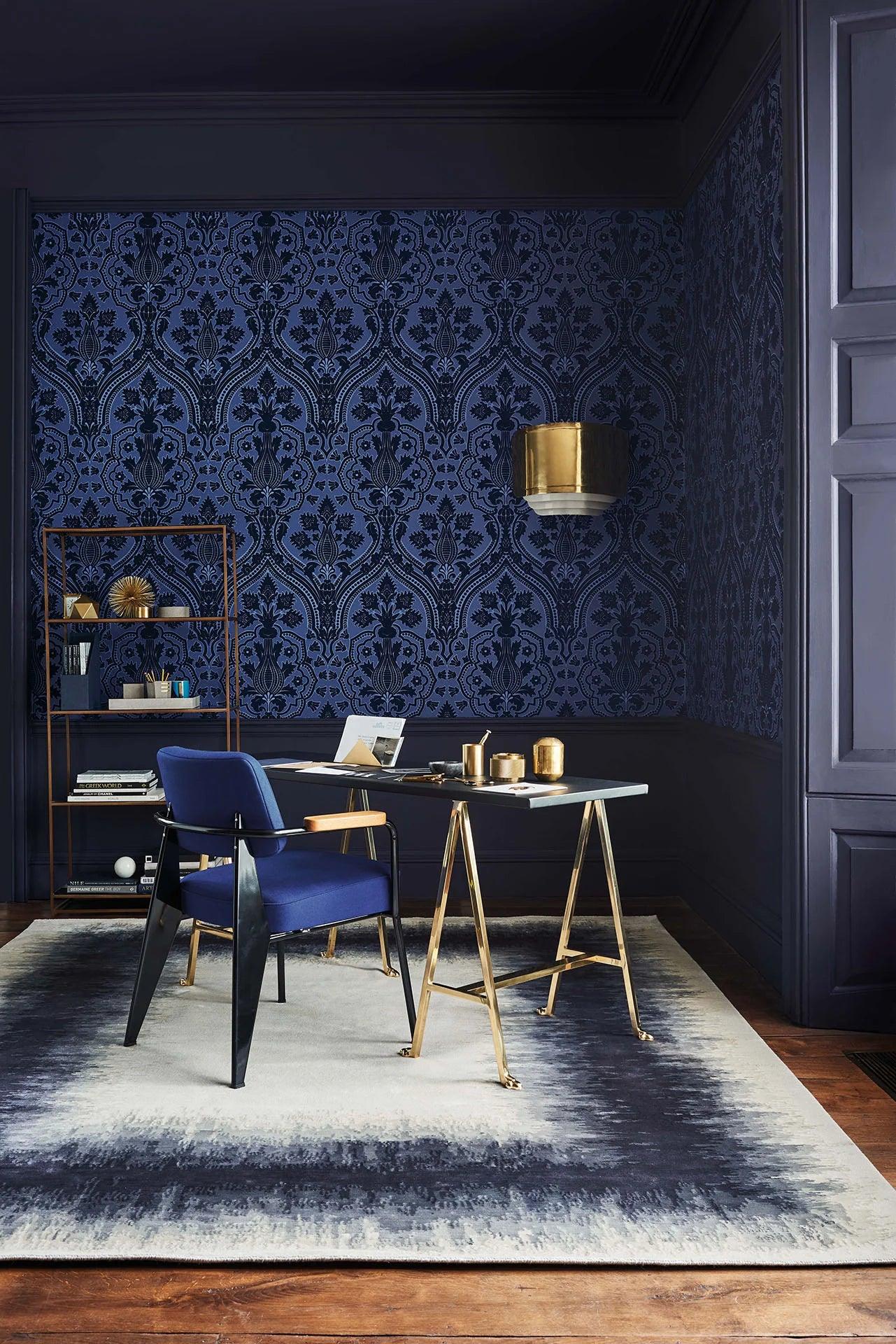 Structural wallpaper with an abstract oriental pattern THE PEARWOOD COLLECTION - Pugin Palace Flock black