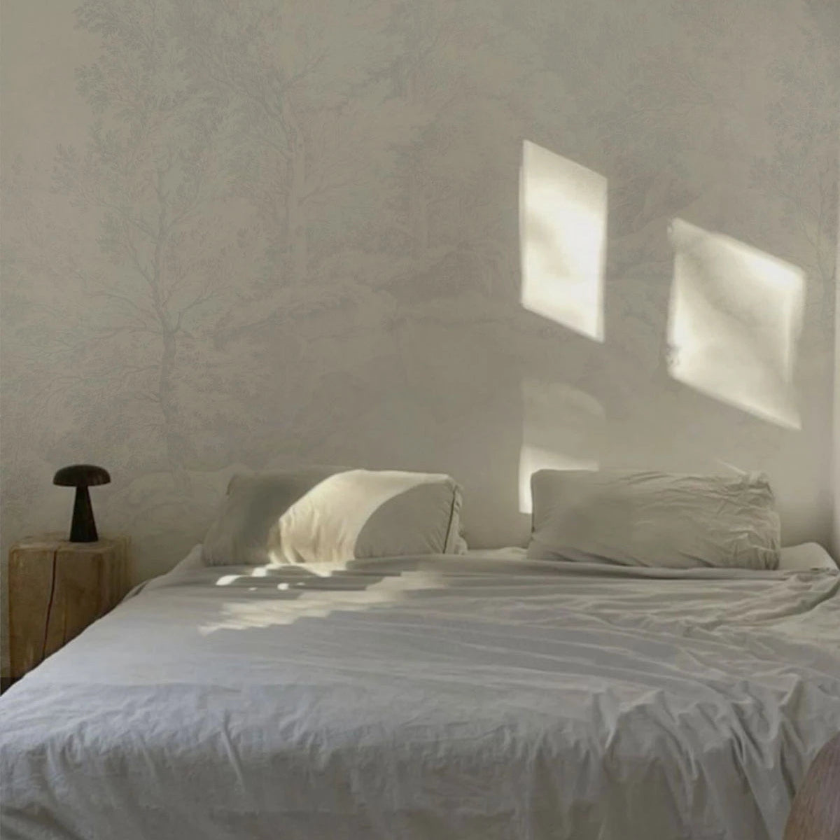 Behang met boomlandschap WHISPERING TREES BLAUW