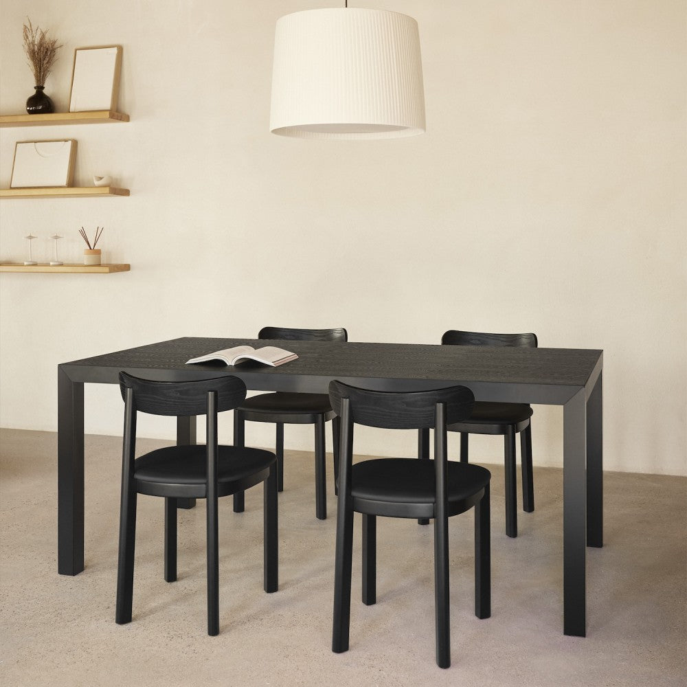 Eettafel ALMA eiken met karamelkleurige basis