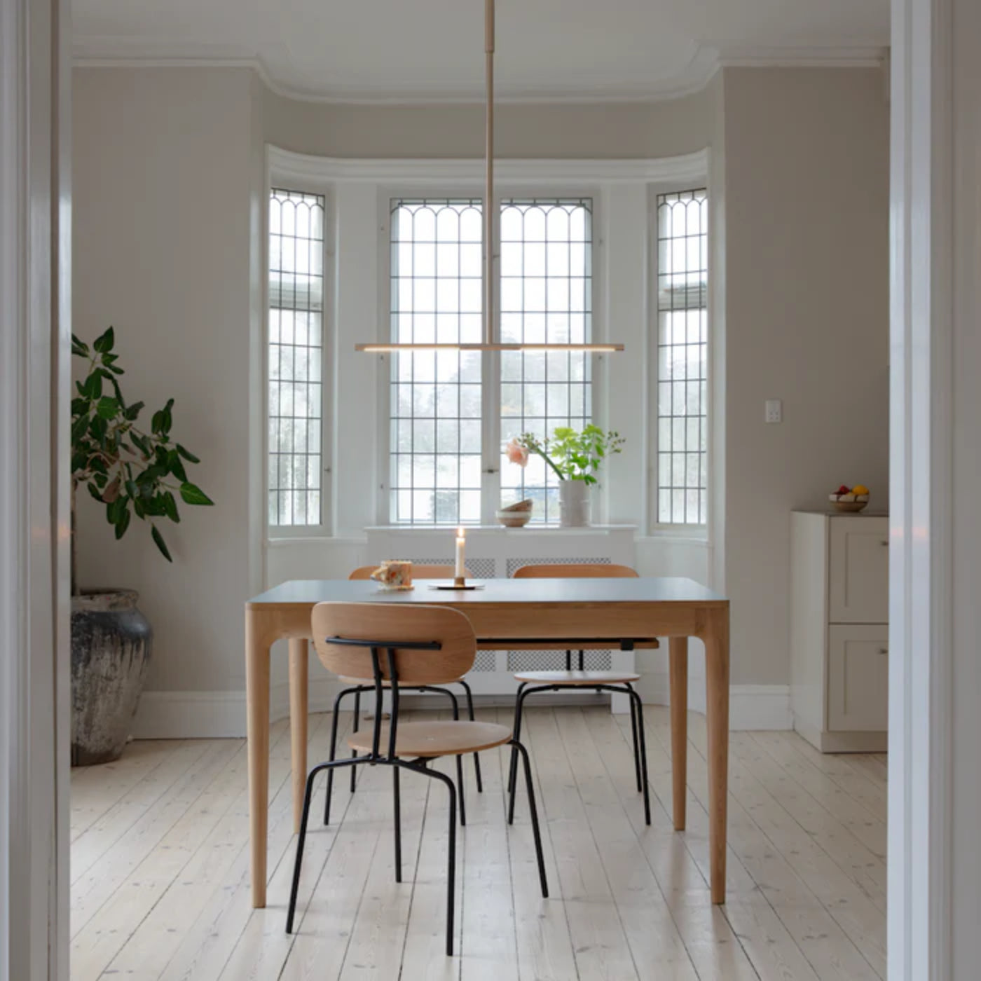 Uitschuifbare tafel HEART'N'SOUL grijs met eiken basis