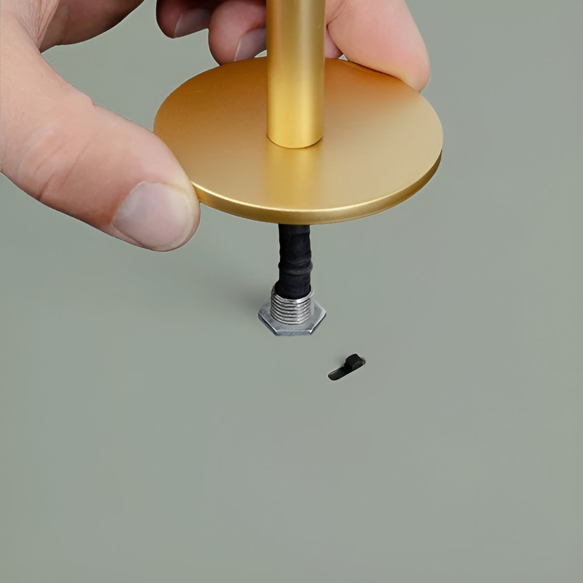 ASTERIA PLUS pendant lamp in olive with a gold accent