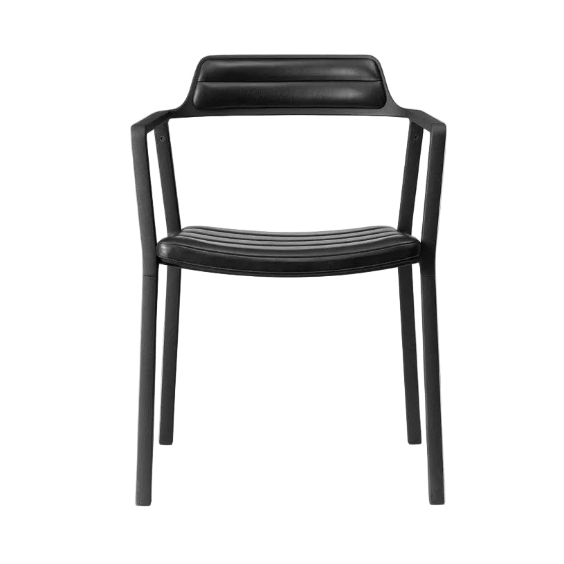 Stoel 451 zwart leer met zwarte metalen basis
