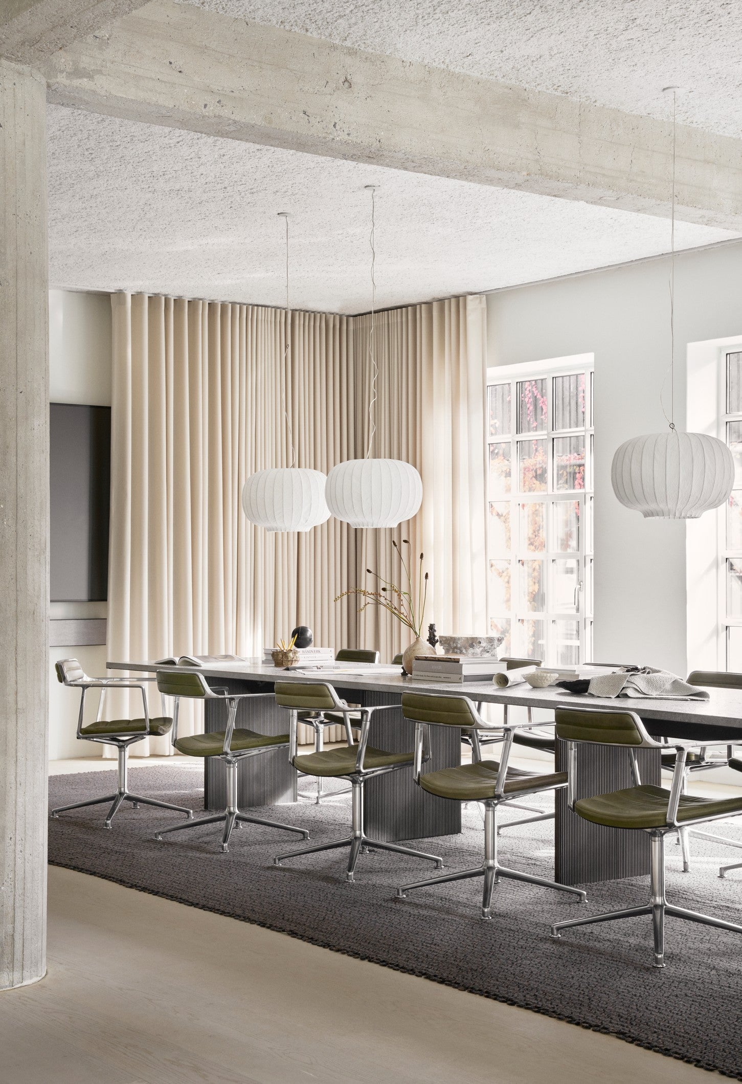 Bureau stoel 452 lichtgrijze stof met metalen basis