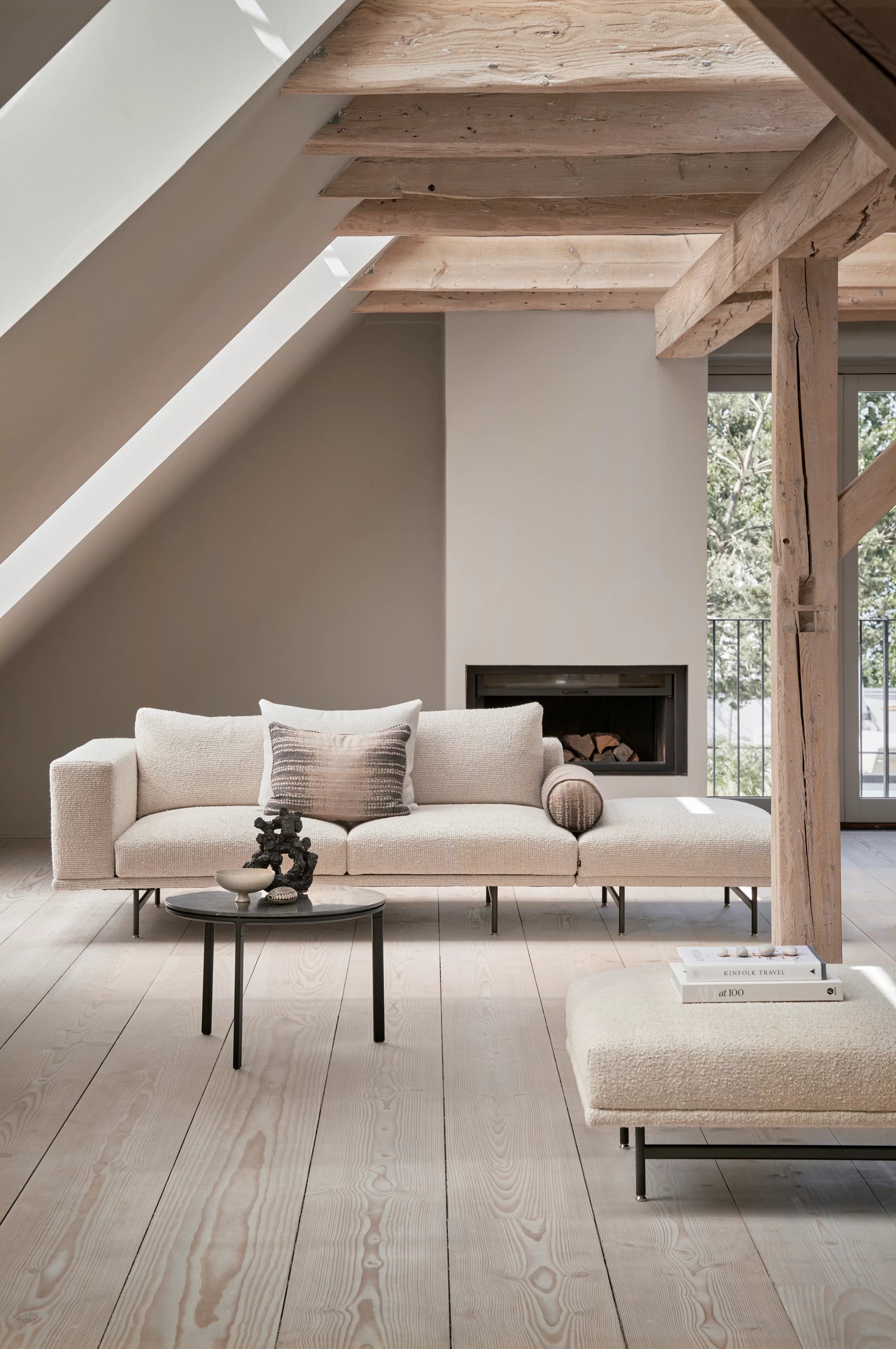 Sofa 3-zits LOFT donkerbeige stof Brook met zwarte basis