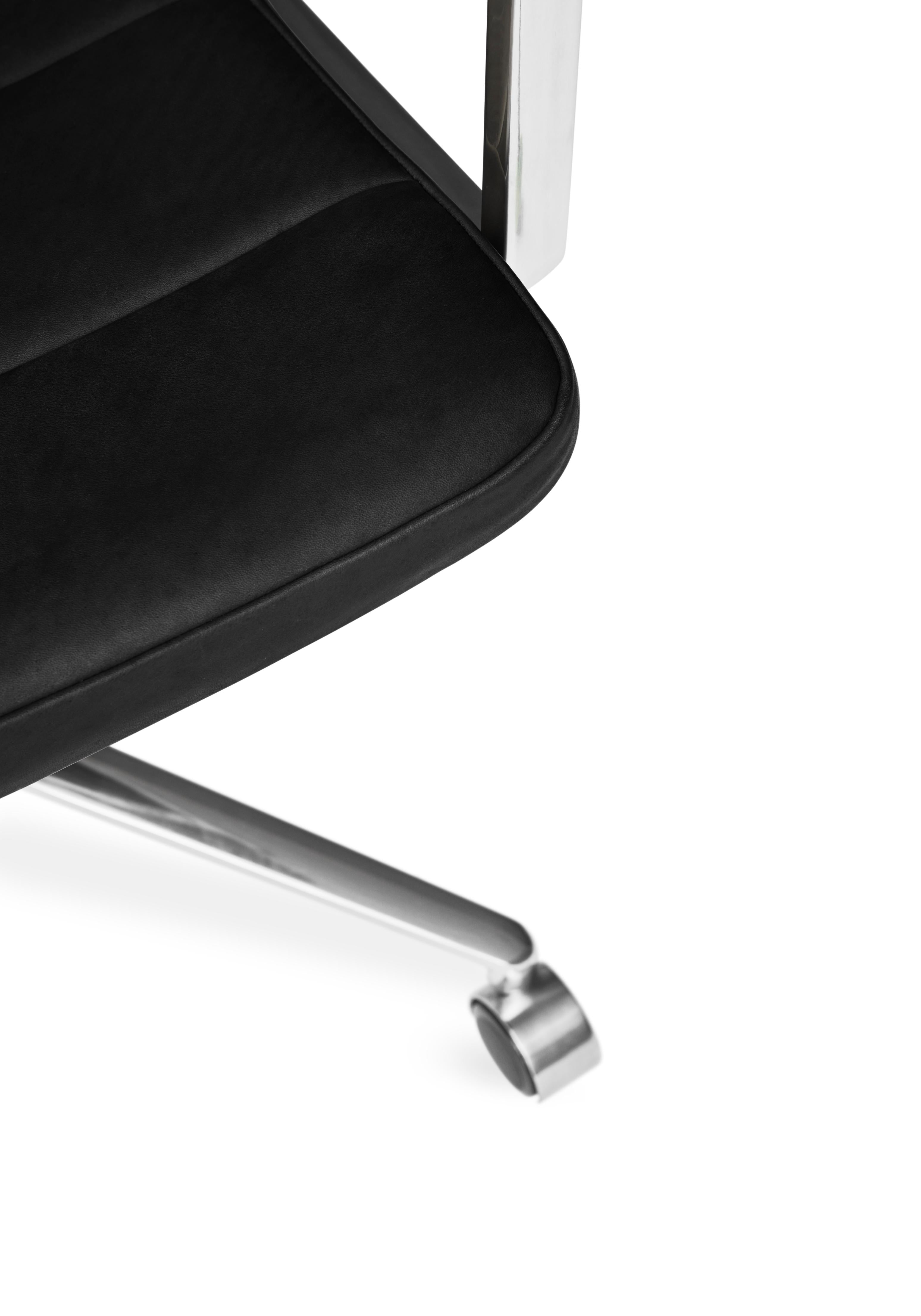 Bureau stoel 455+ met zwarte leren bekleding en metalen basis