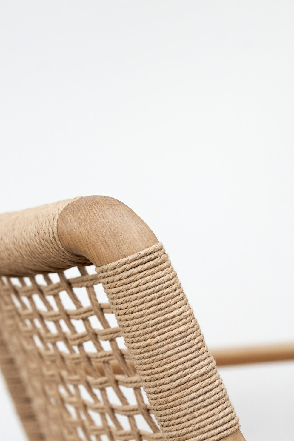 Fauteuil CABIN karamelkleurig leer met lichte eiken basis