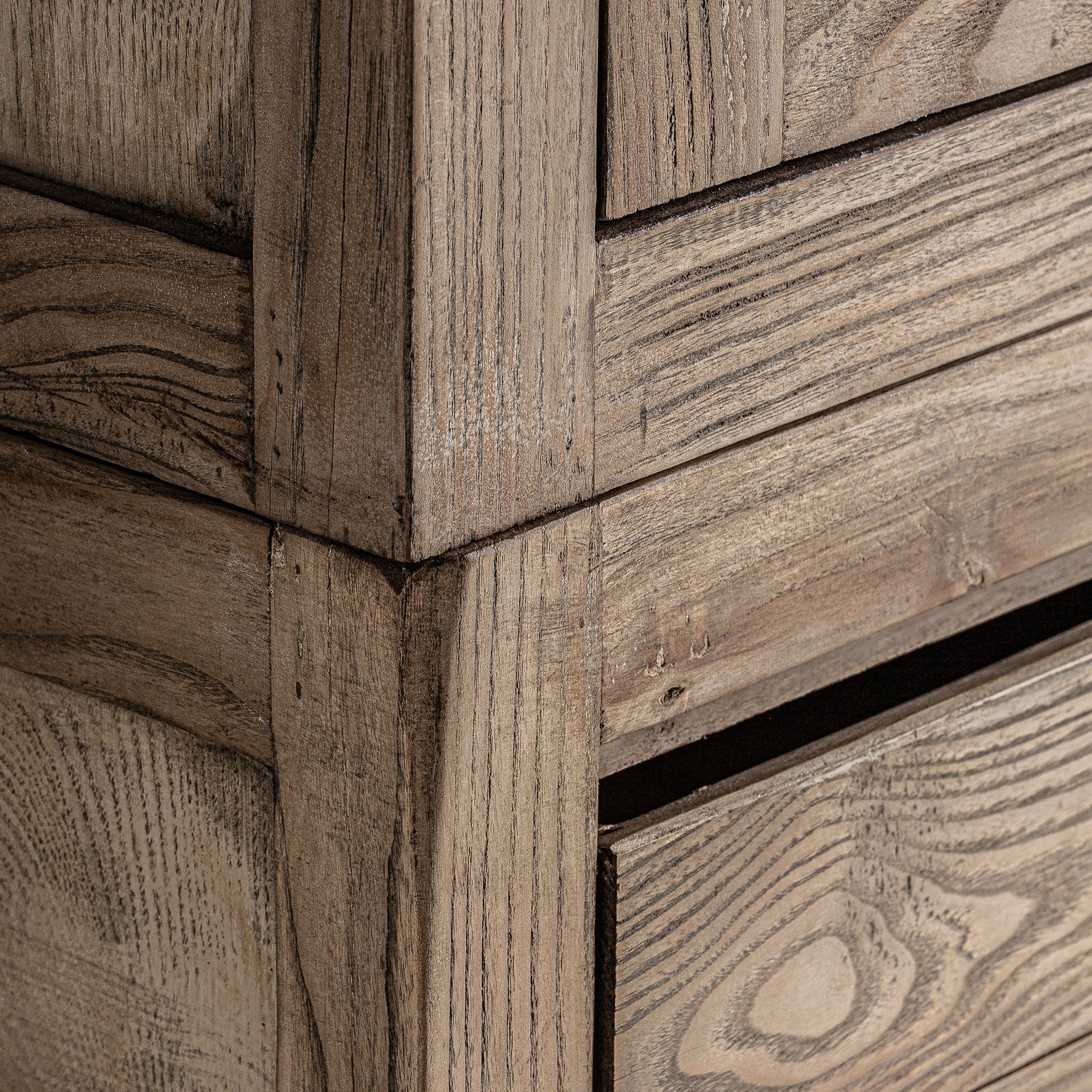 MASEIN Display Cabinet in Elm Wood