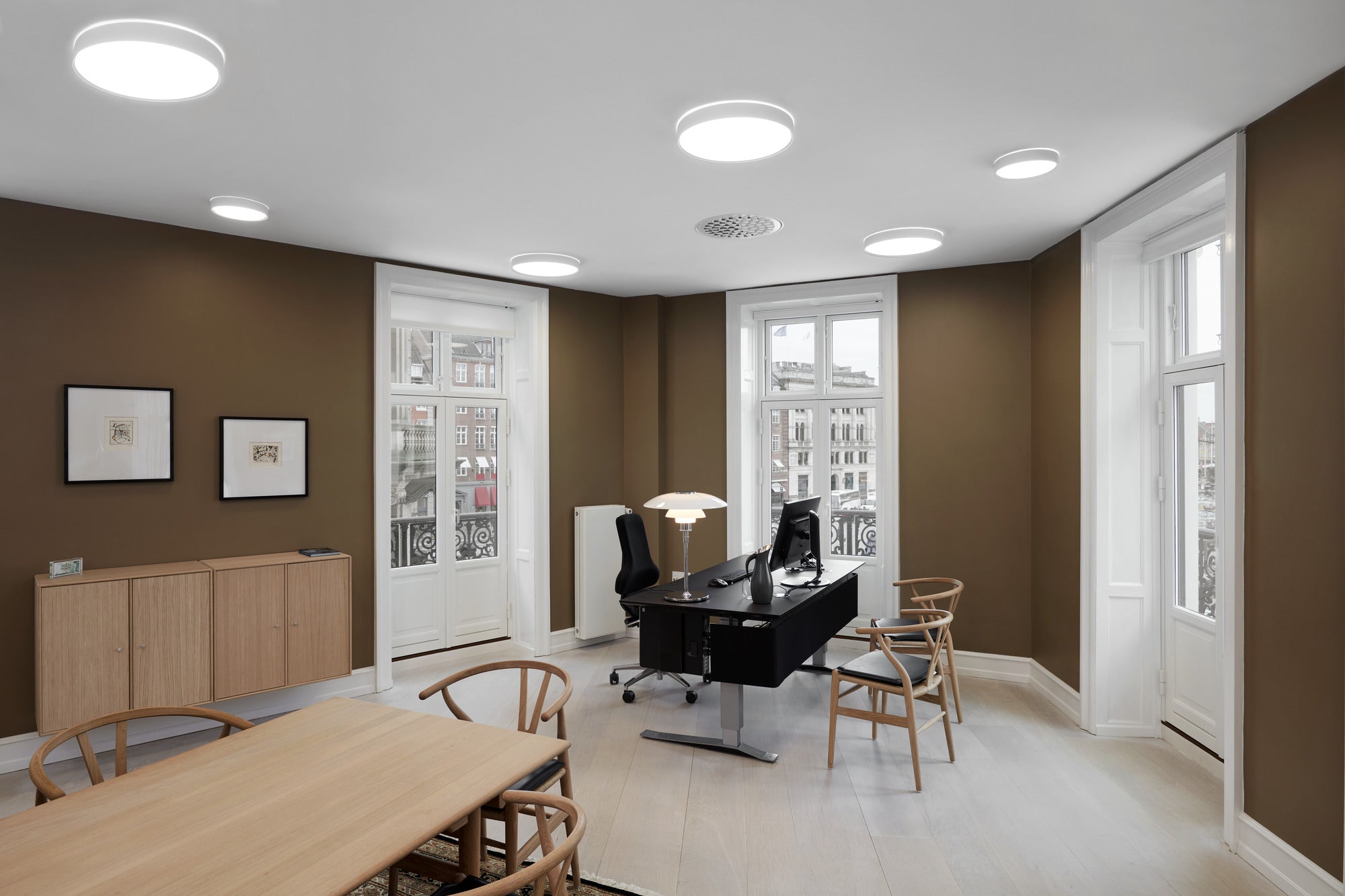 PH 4½-3½ Table Lamp white with chrome base