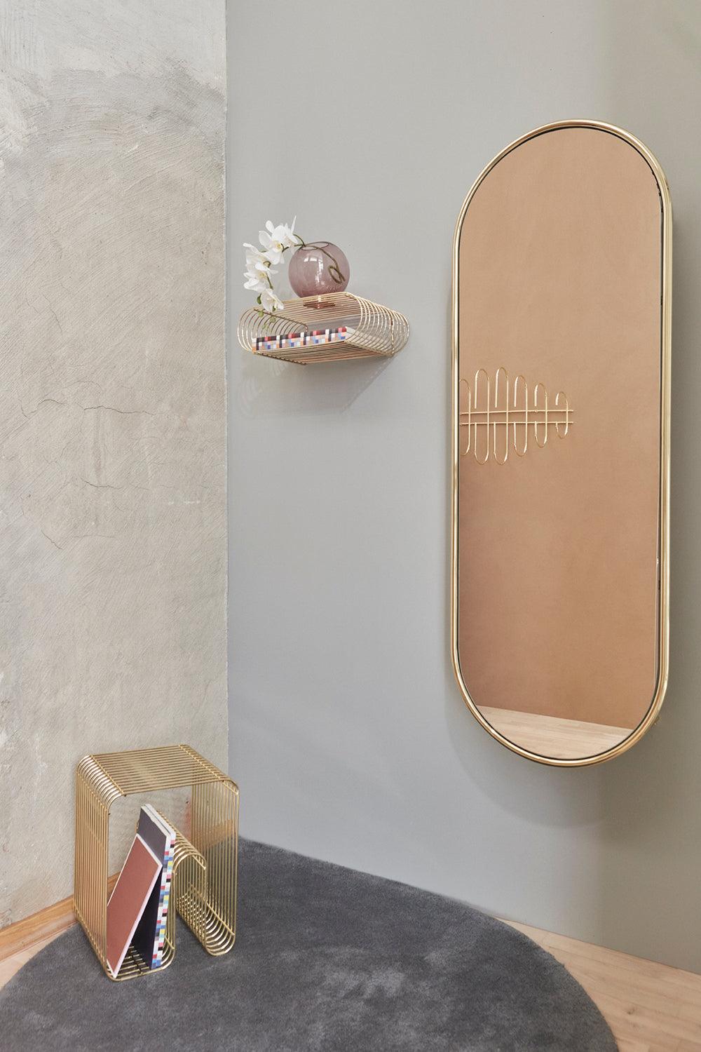 Wazon GLOBE różowy ze złotą podstawą AYTM Eye on Design