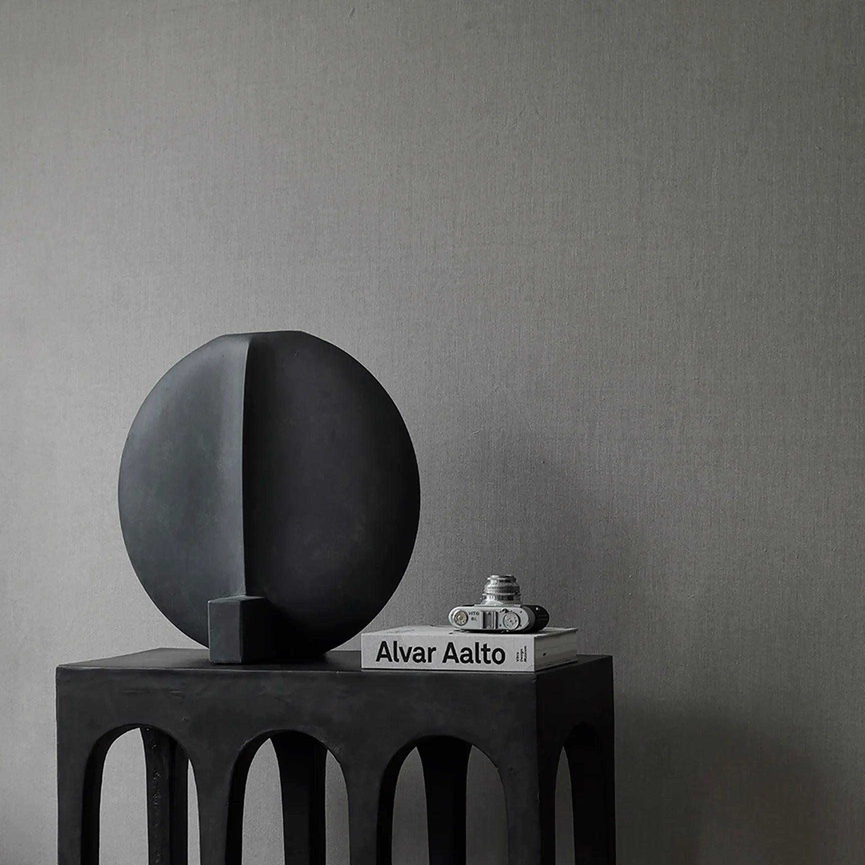 Wazon GUGGENHEIMA czarny 101 Copenhagen Eye on Design