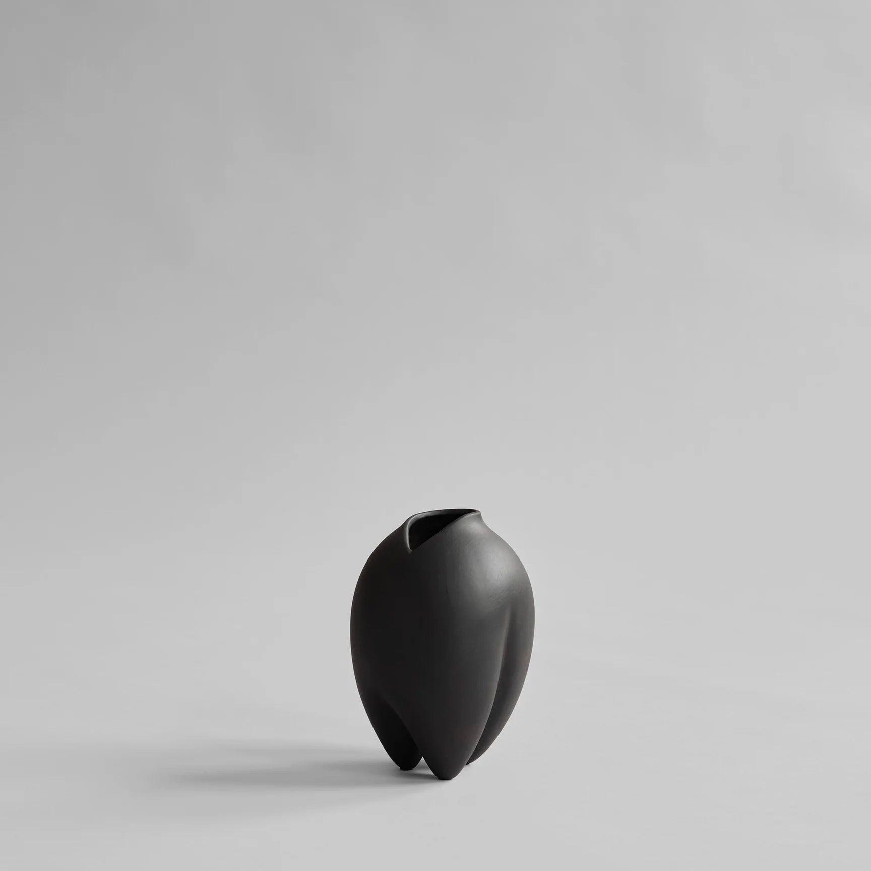 Wazon SUMO SLIM ciemnobrązowy 101 Copenhagen Eye on Design