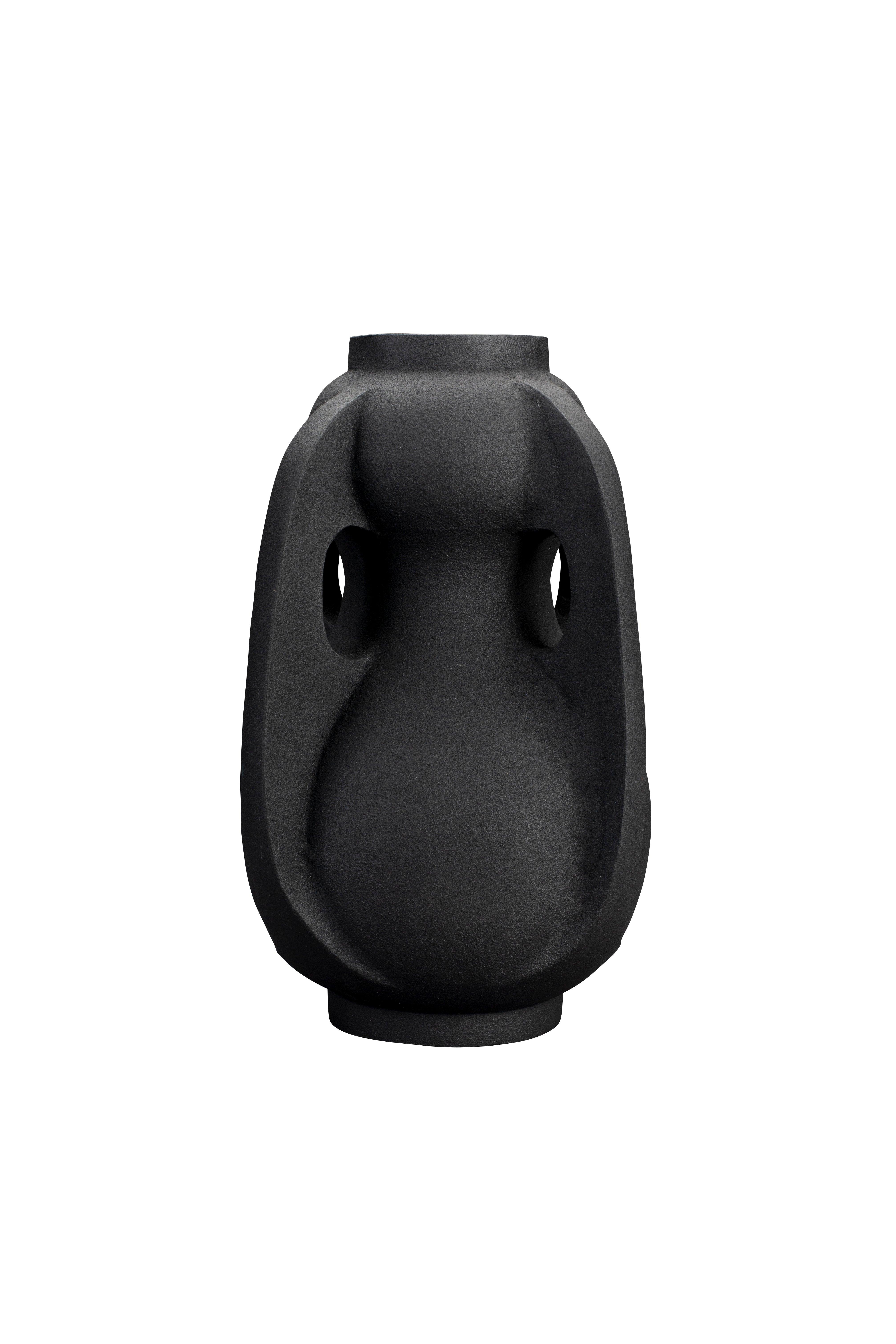 Thiago Vase L Black Dutchbone Eye on Design