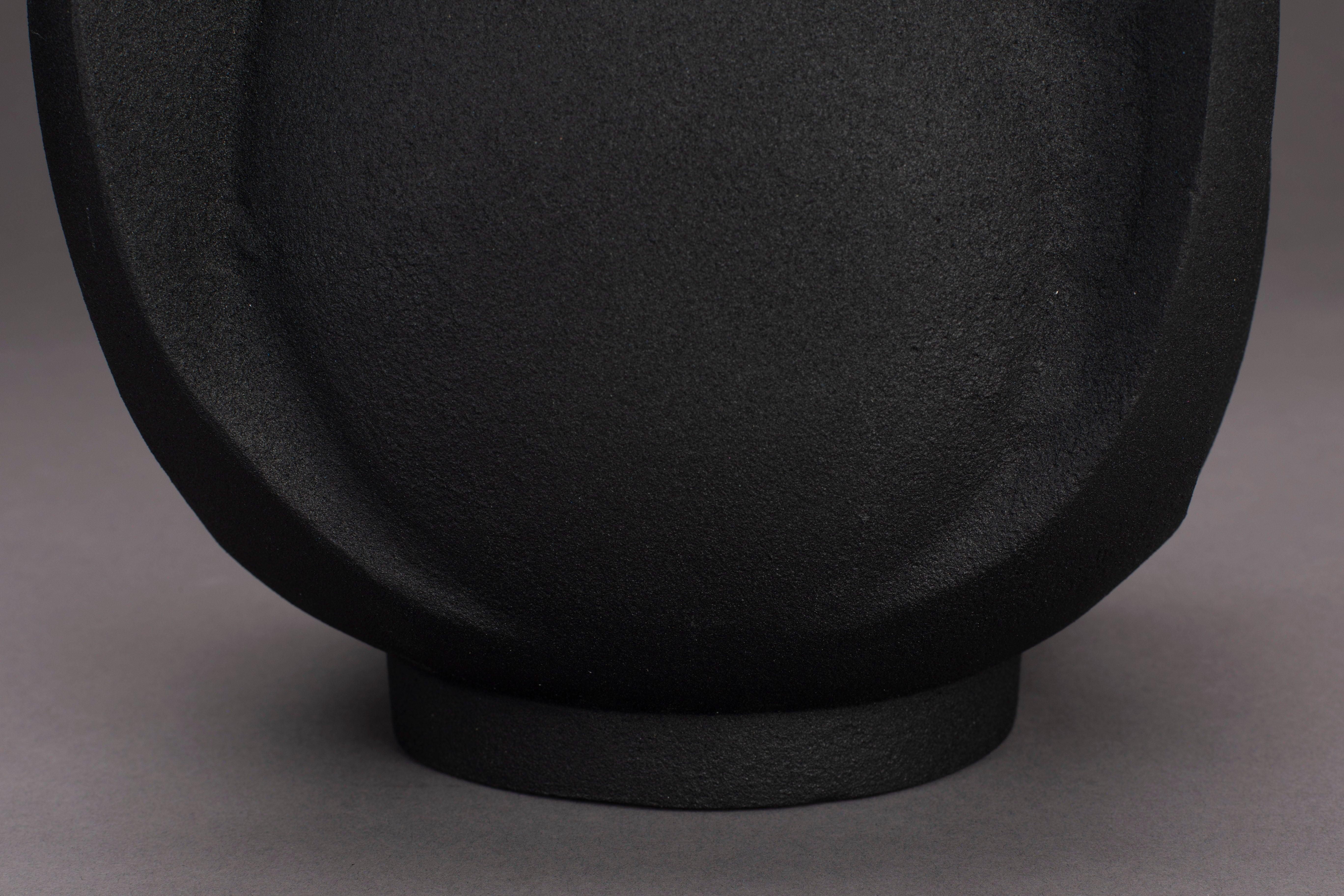 Thiago Vase L Black Dutchbone Eye on Design