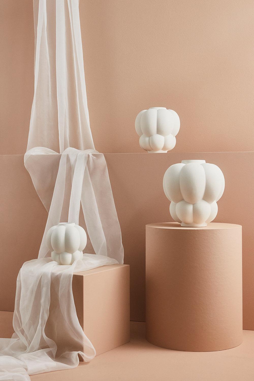 Wazon UVA biały AYTM Eye on Design