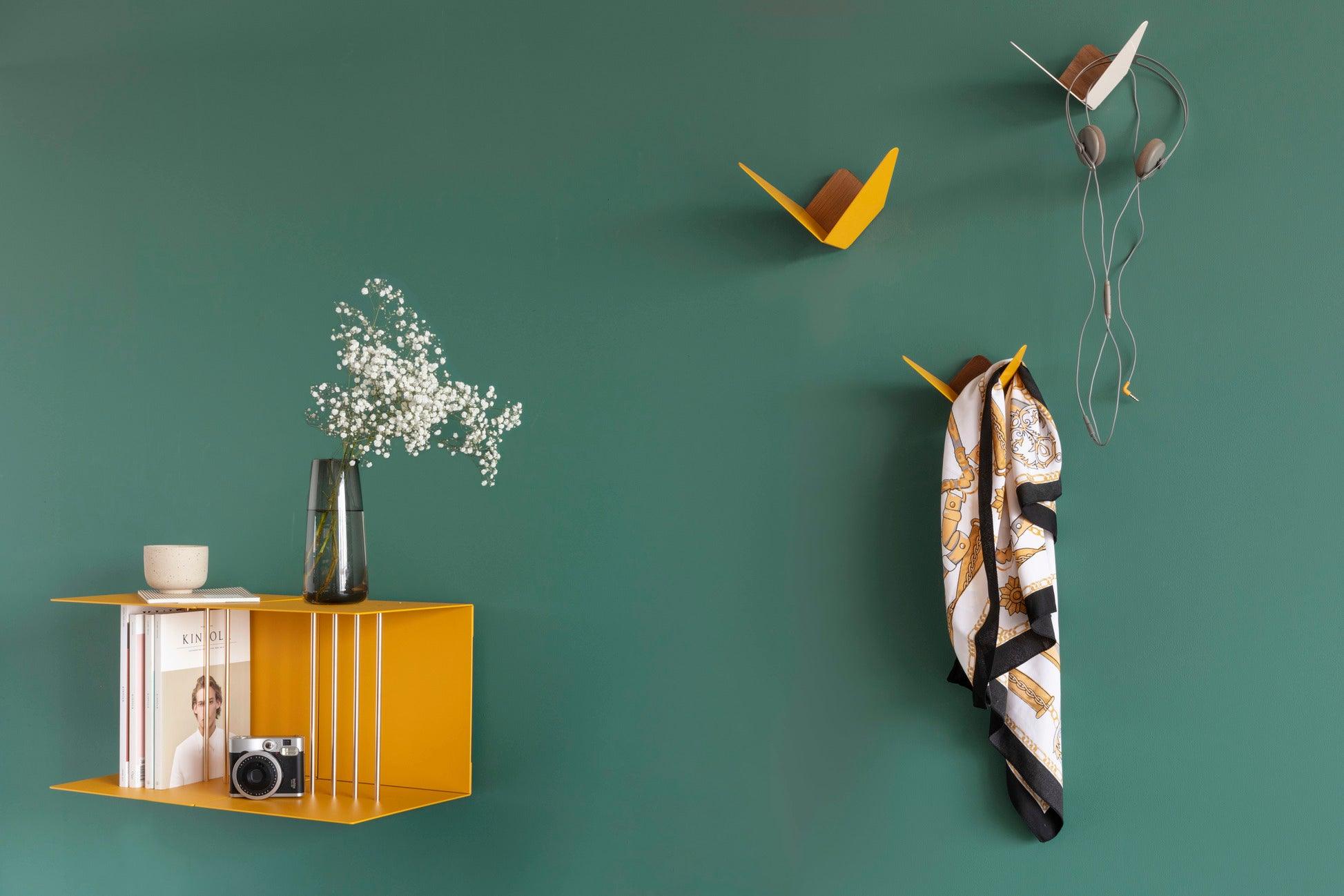 Wieszak BUTTERFLIES szafranowy UMAGE Eye on Design