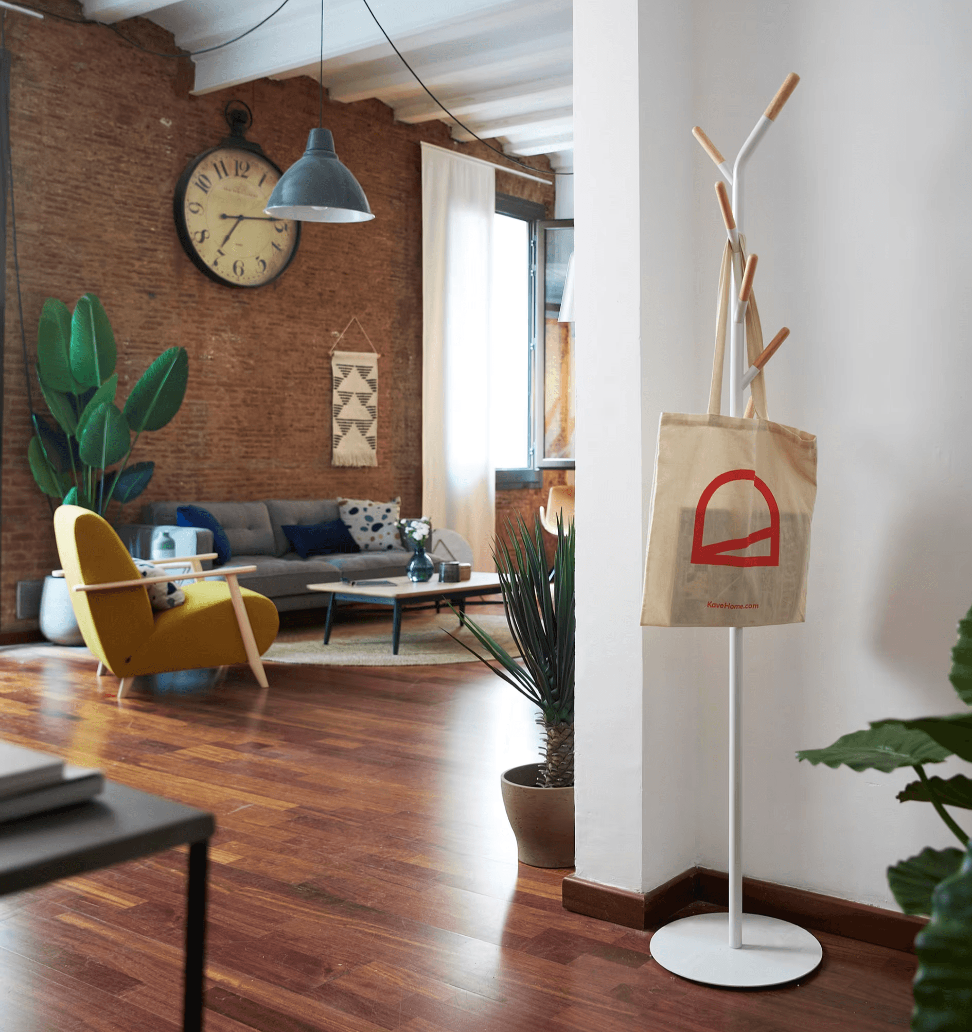 Wieszak NERB biały La Forma Eye on Design