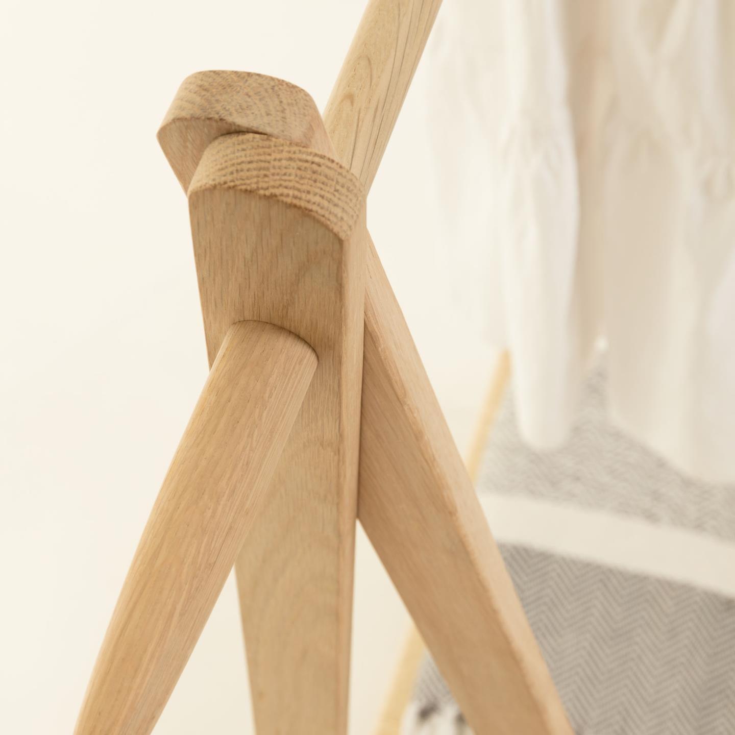 Wieszak z półką NATANE lite drewno brzozowe La Forma Eye on Design