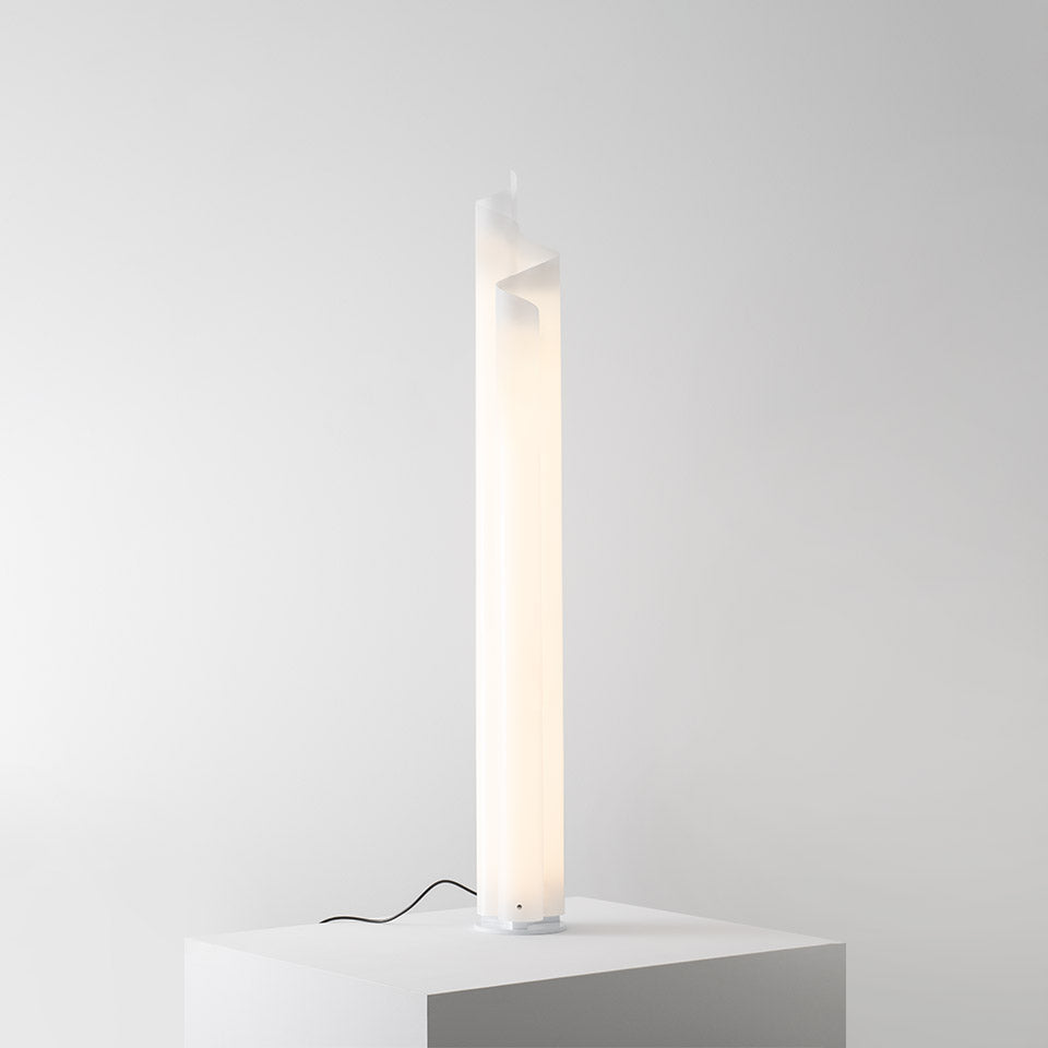 CHIMERA White Floor Lamp