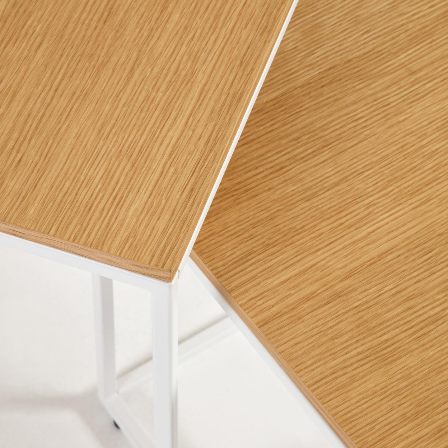 Zestaw kwadratowych stolików bocznych YOANA fornir dębowy z białą podstawą La Forma Eye on Design