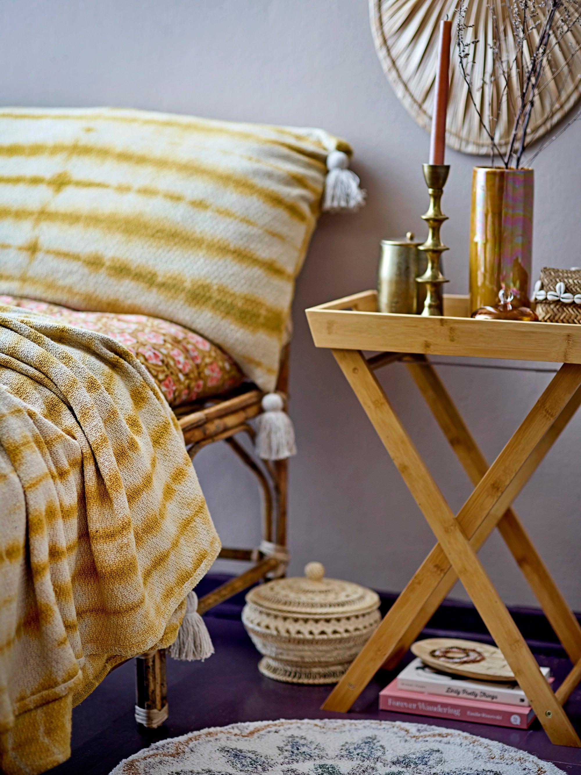 Zestaw złotych świeczników dekoracyjnych Bloomingville Eye on Design