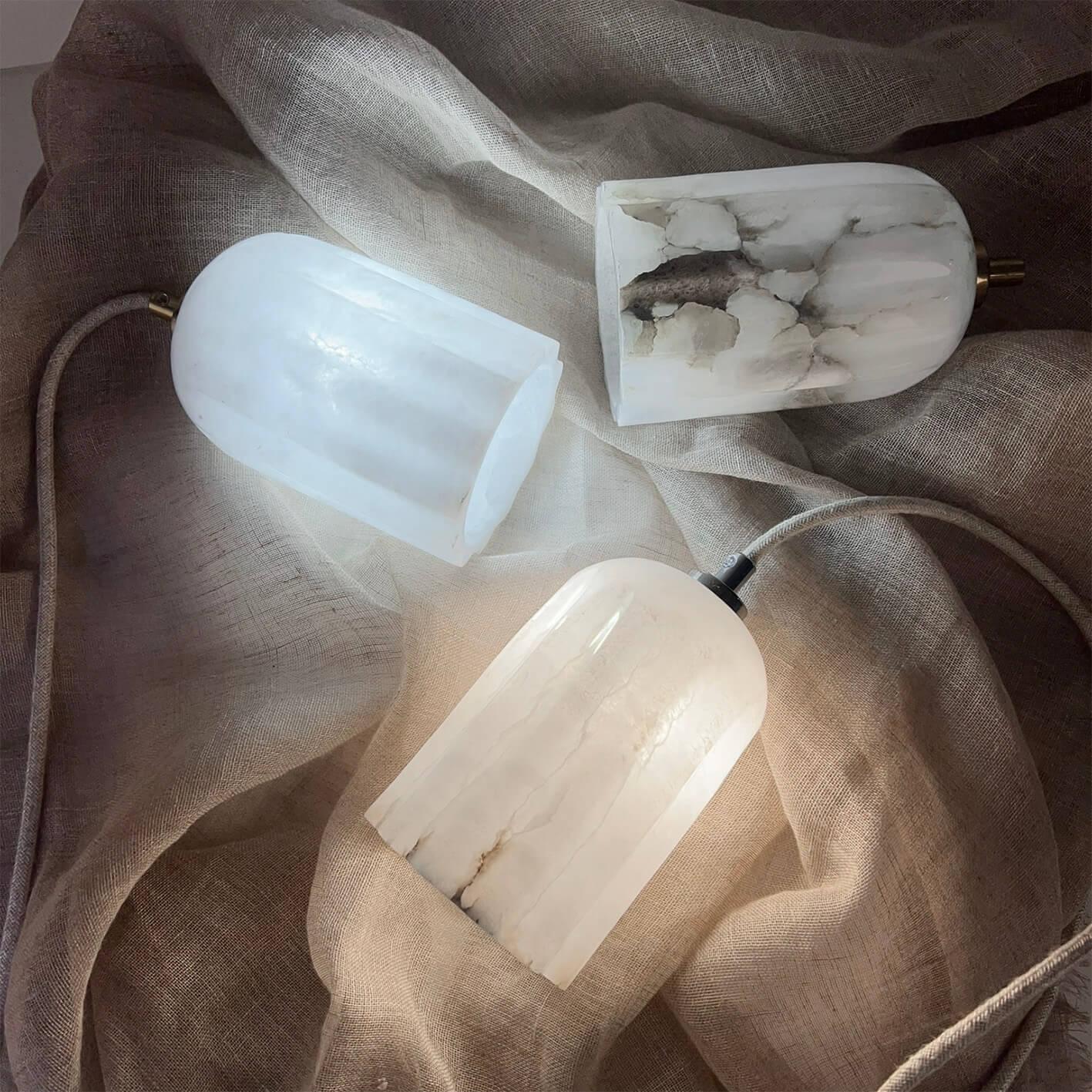 Żyrandol alabastrowy URANIA nikiel Embassy Interiors Eye on Design