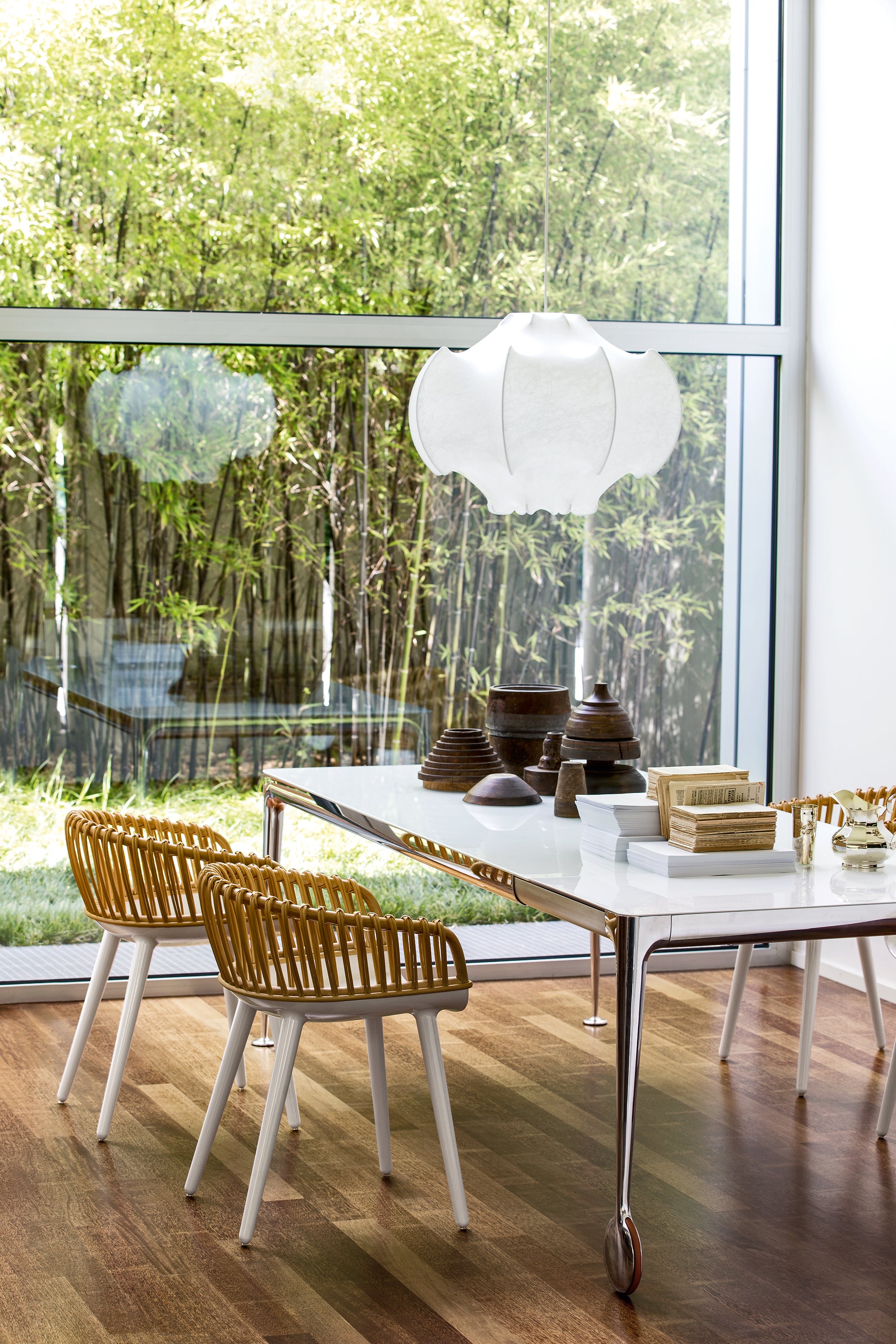 Krzesło CYBORG CLUB z plecionym oparciem biały Magis Eye on Design