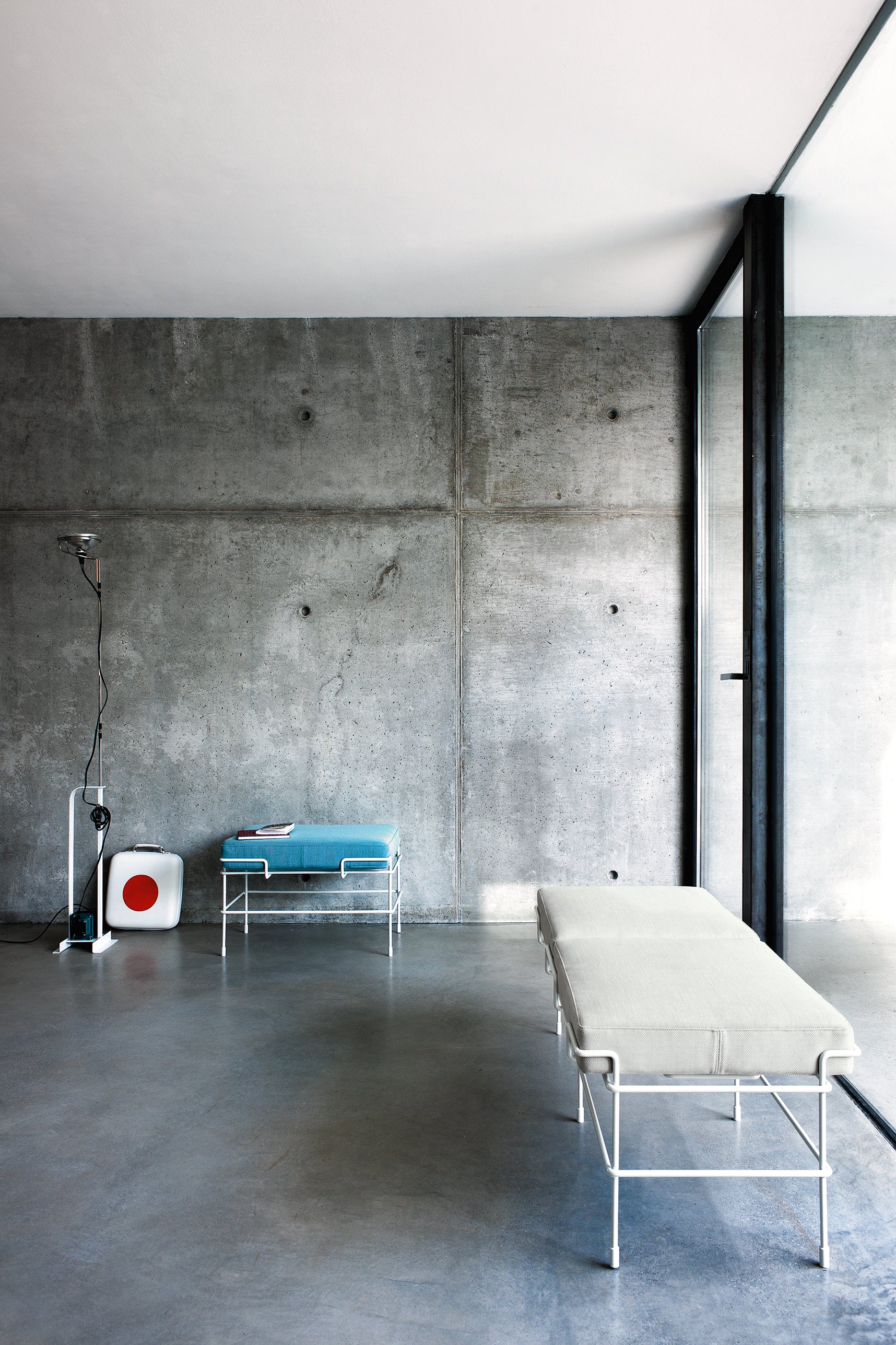 Otomana TRAFFIC szary Magis Eye on Design