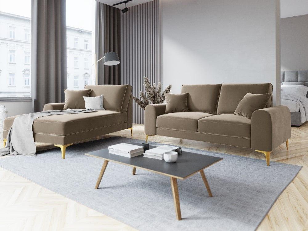 Szezlong aksamitny lewostronny MADARA cappuccino ze złotą podstawą Mazzini Sofas Eye on Design