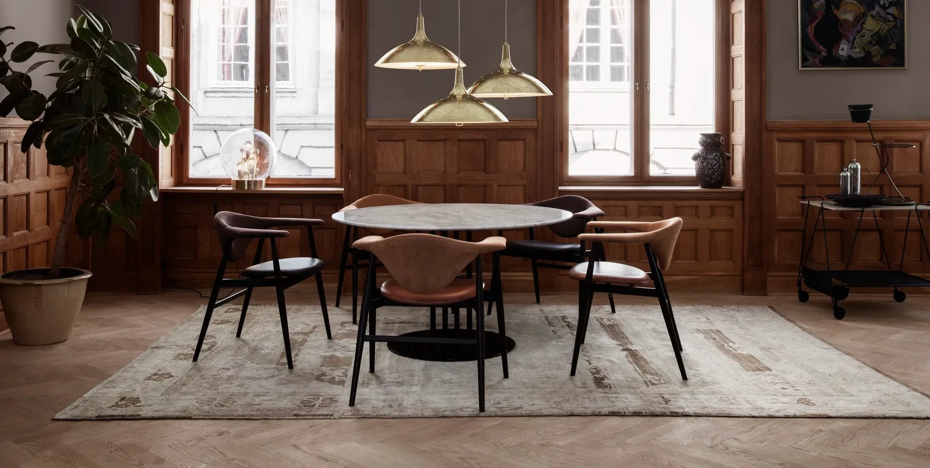 Krzesła z podłokietnikami