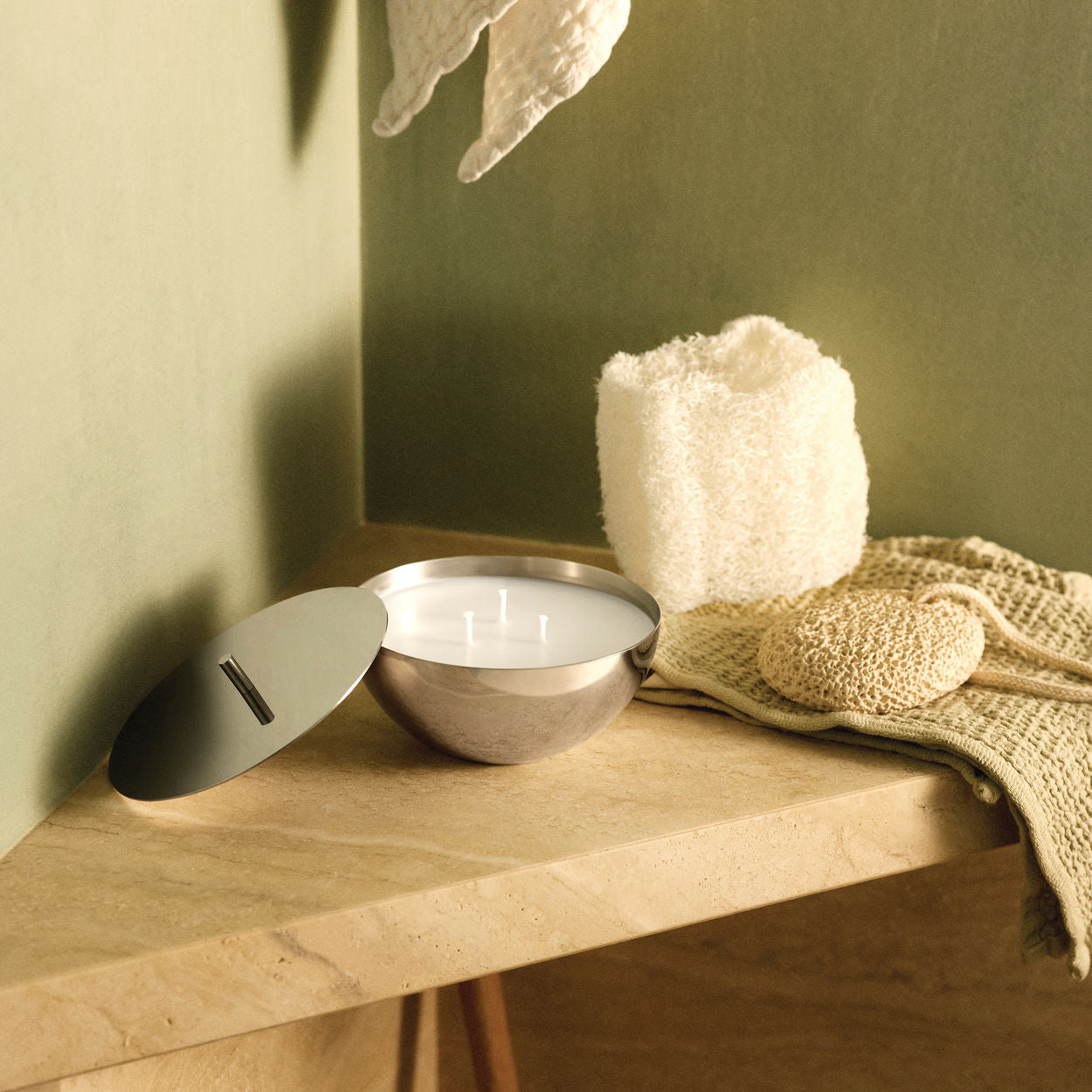 Duftwachs für die Kerze ROCC - MARMOR mit holzigen Noten, Styraxharz und Leder