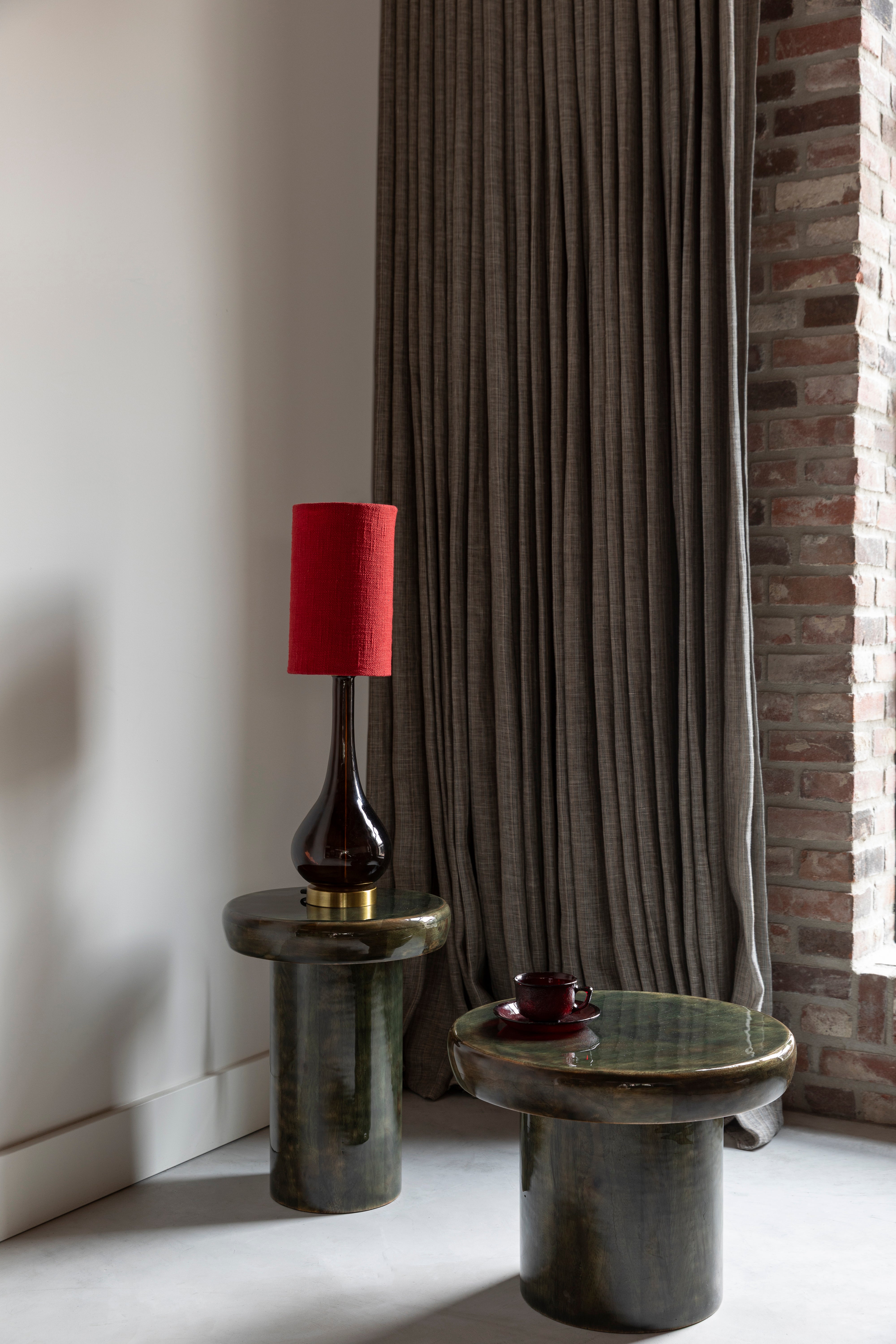 JULES table lamp red with brown base
