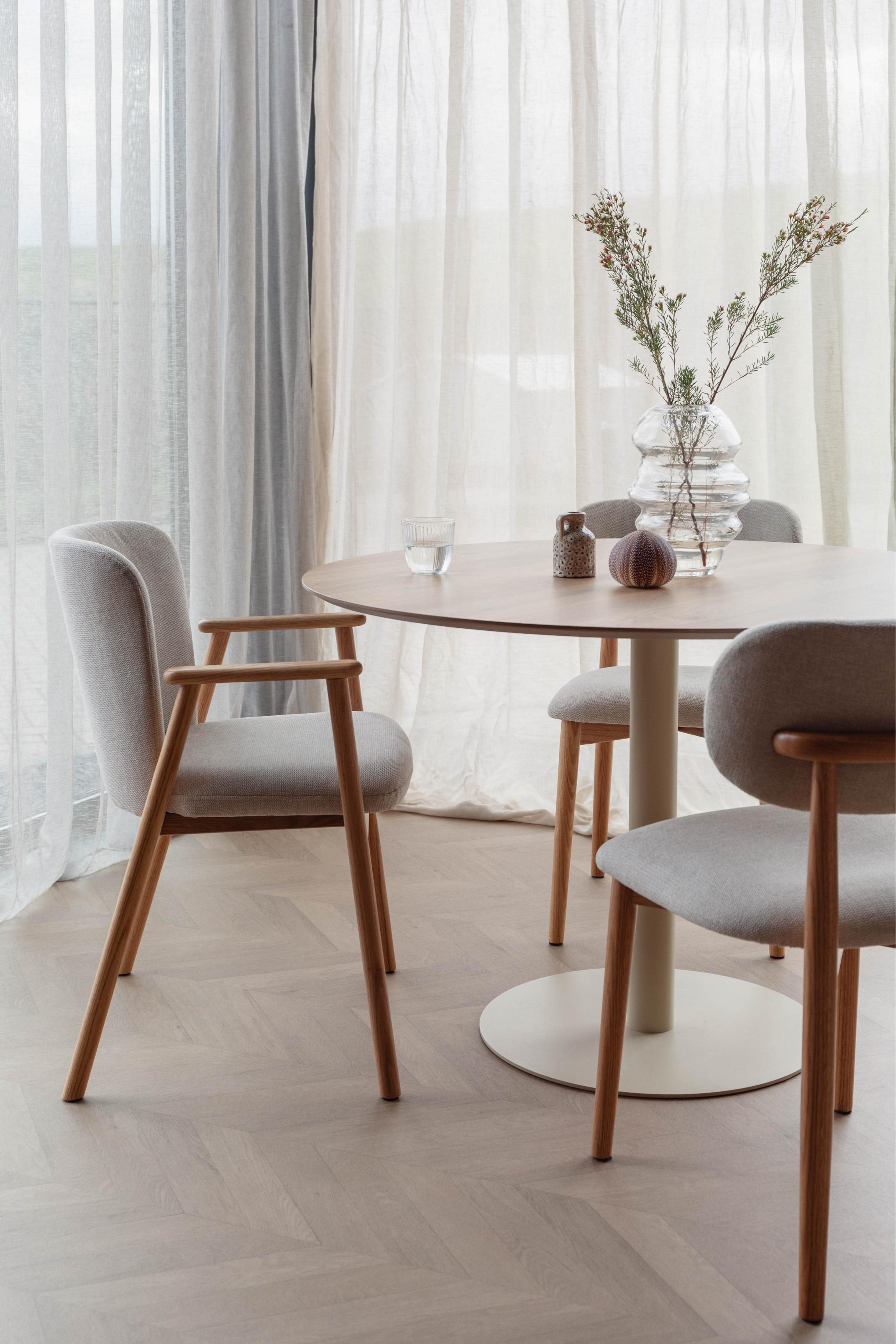 Runder Tisch STEVEN braun mit beiger Basis