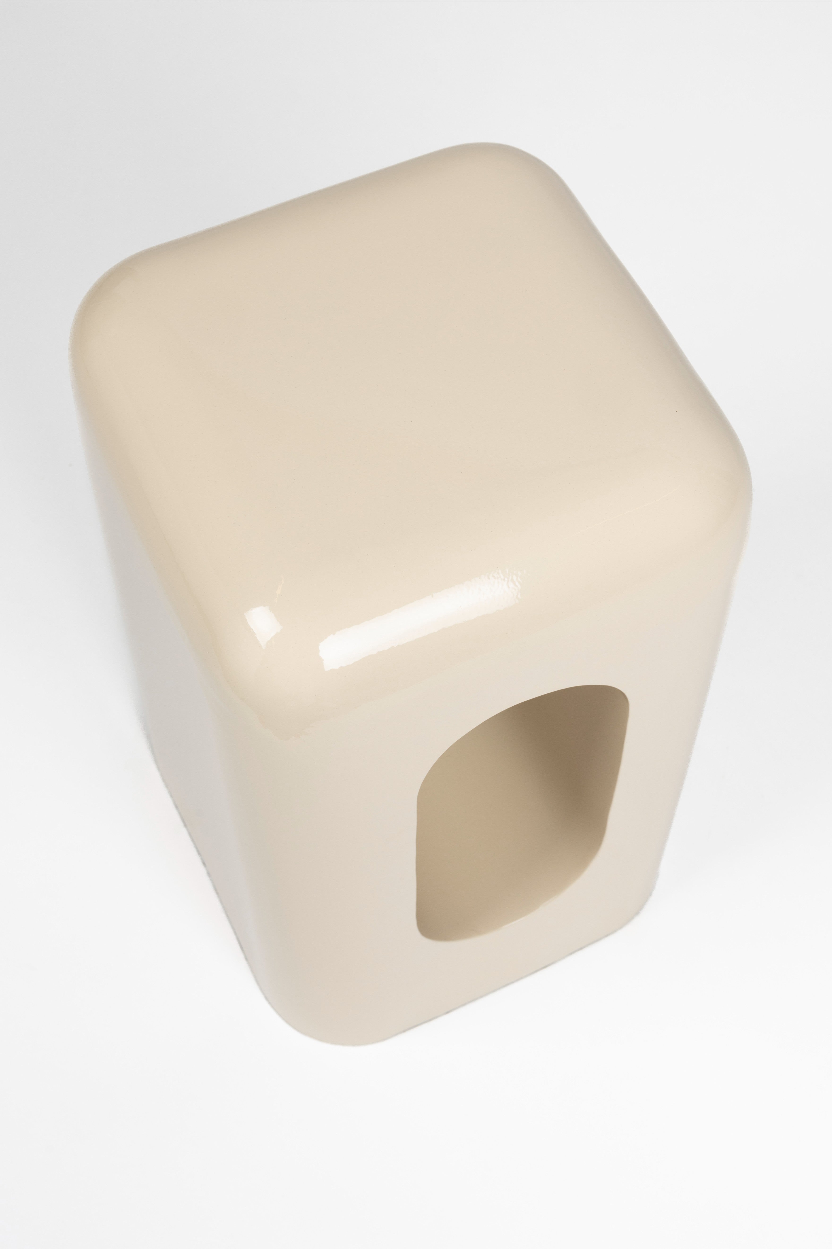 Beige bijzettafel CREEK