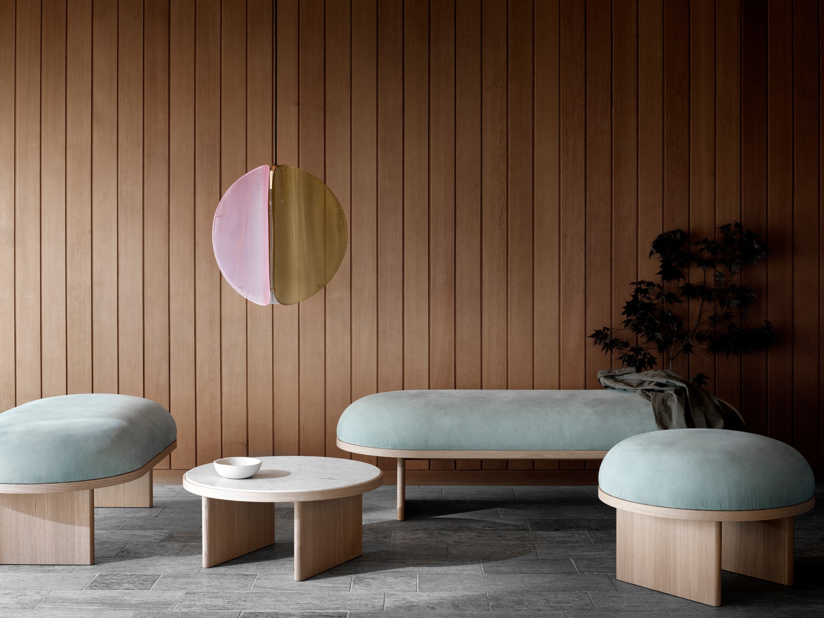 PROXIMA pendant lamp in brass with pink