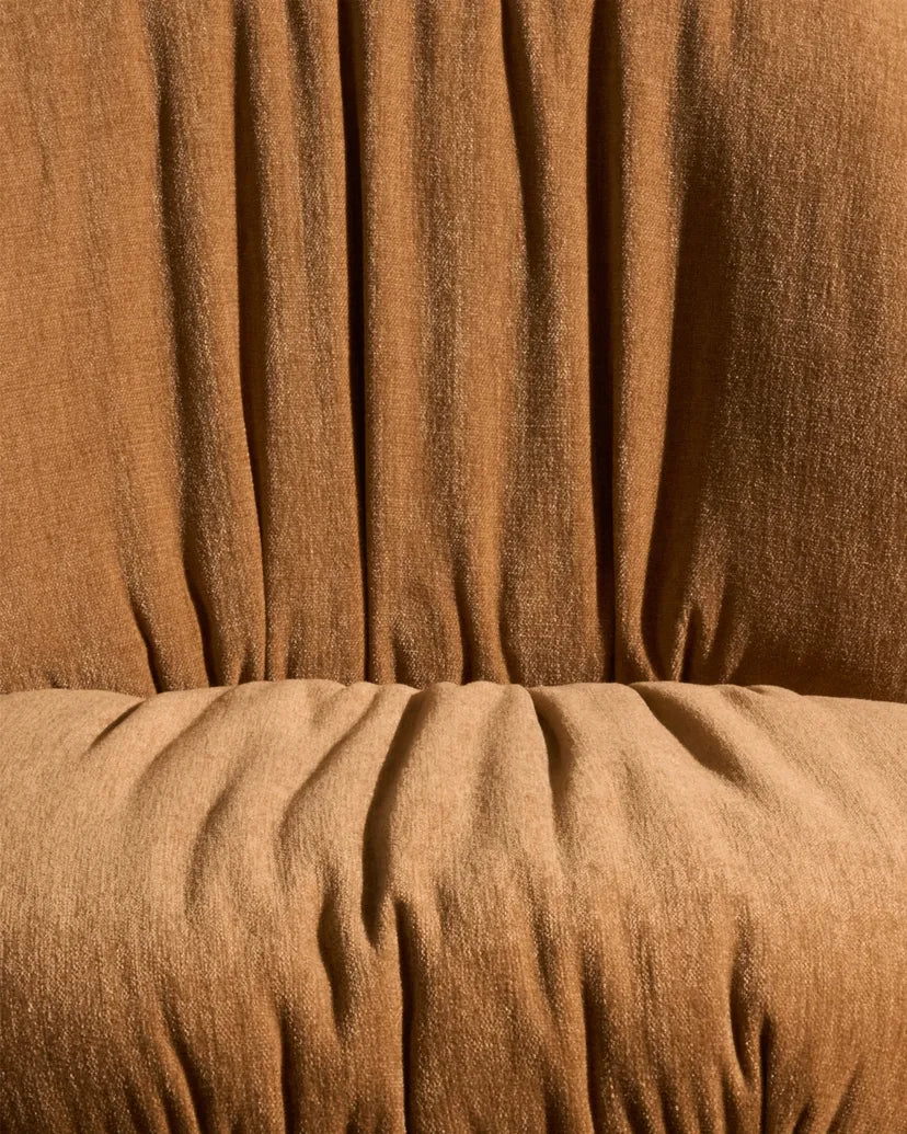 Bureau stoel BEETLE SOFT gestoffeerd met notenhout en met een zwarte basis