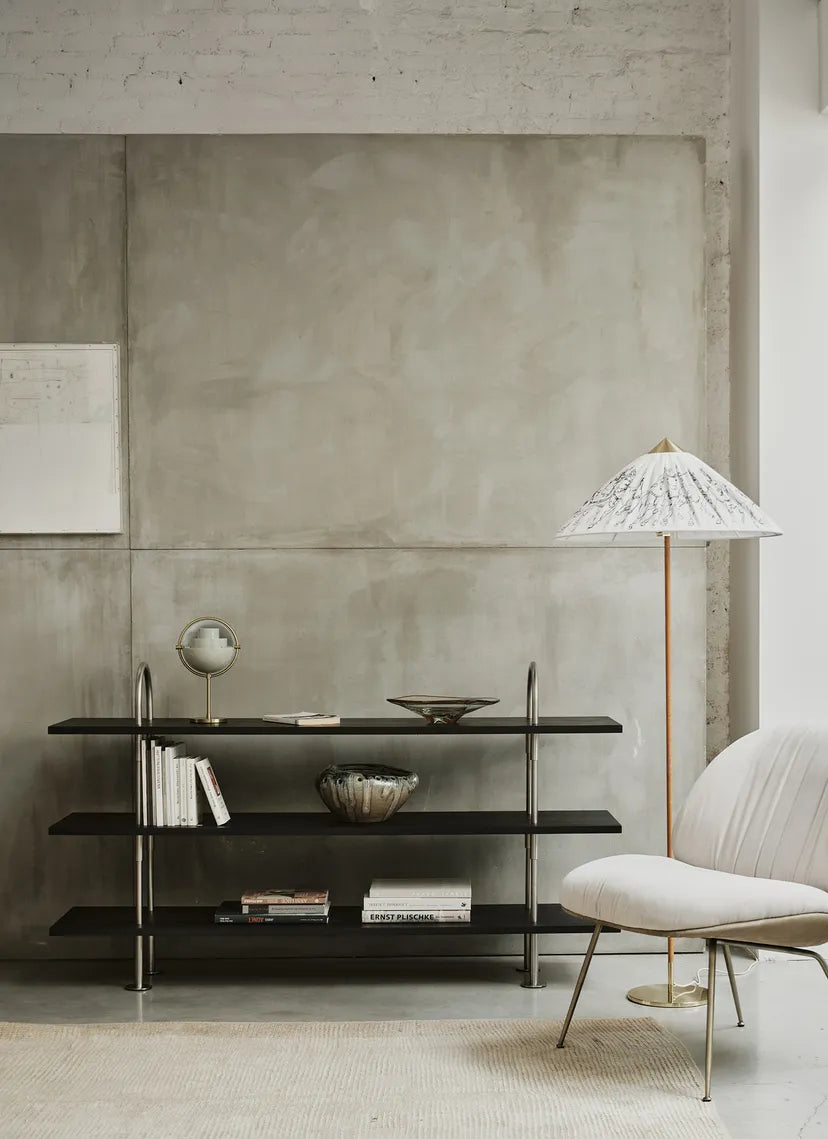 KAST KEEN donker essen hout met satijnen stalen frame