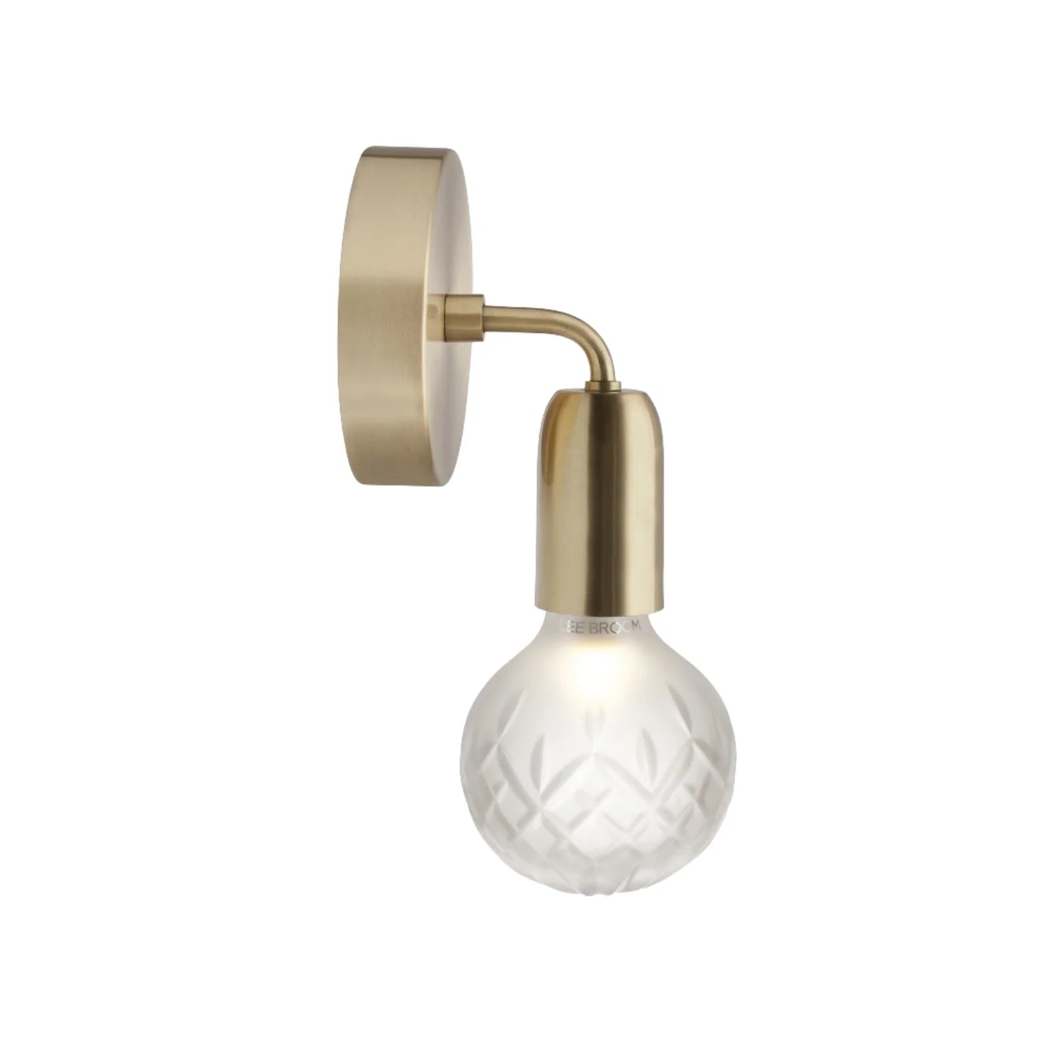 Wandlamp CRYSTAL BULB van mat glas met een kristallen afwerking en messing details.