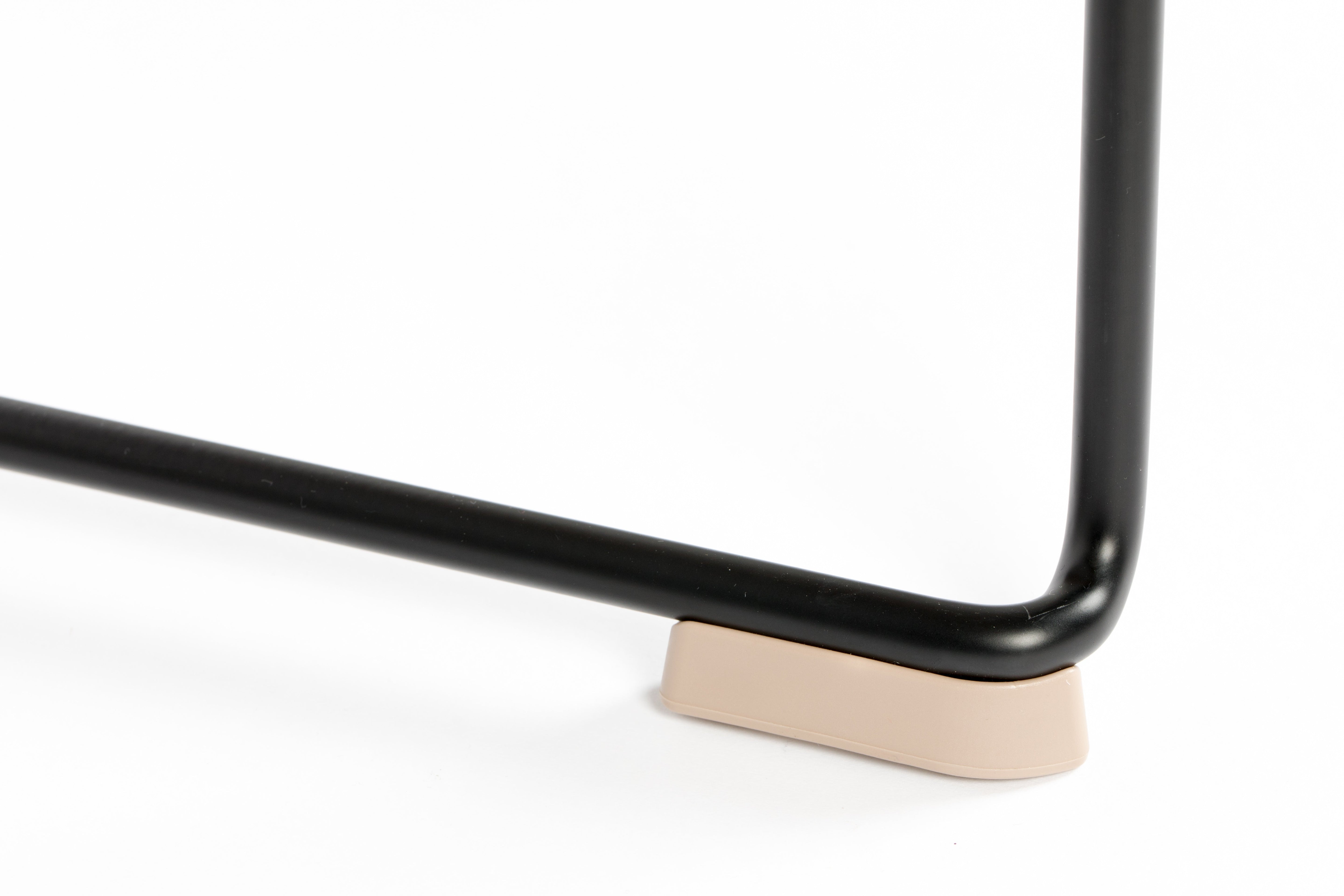 Stoel STACKS beige met zwarte basis