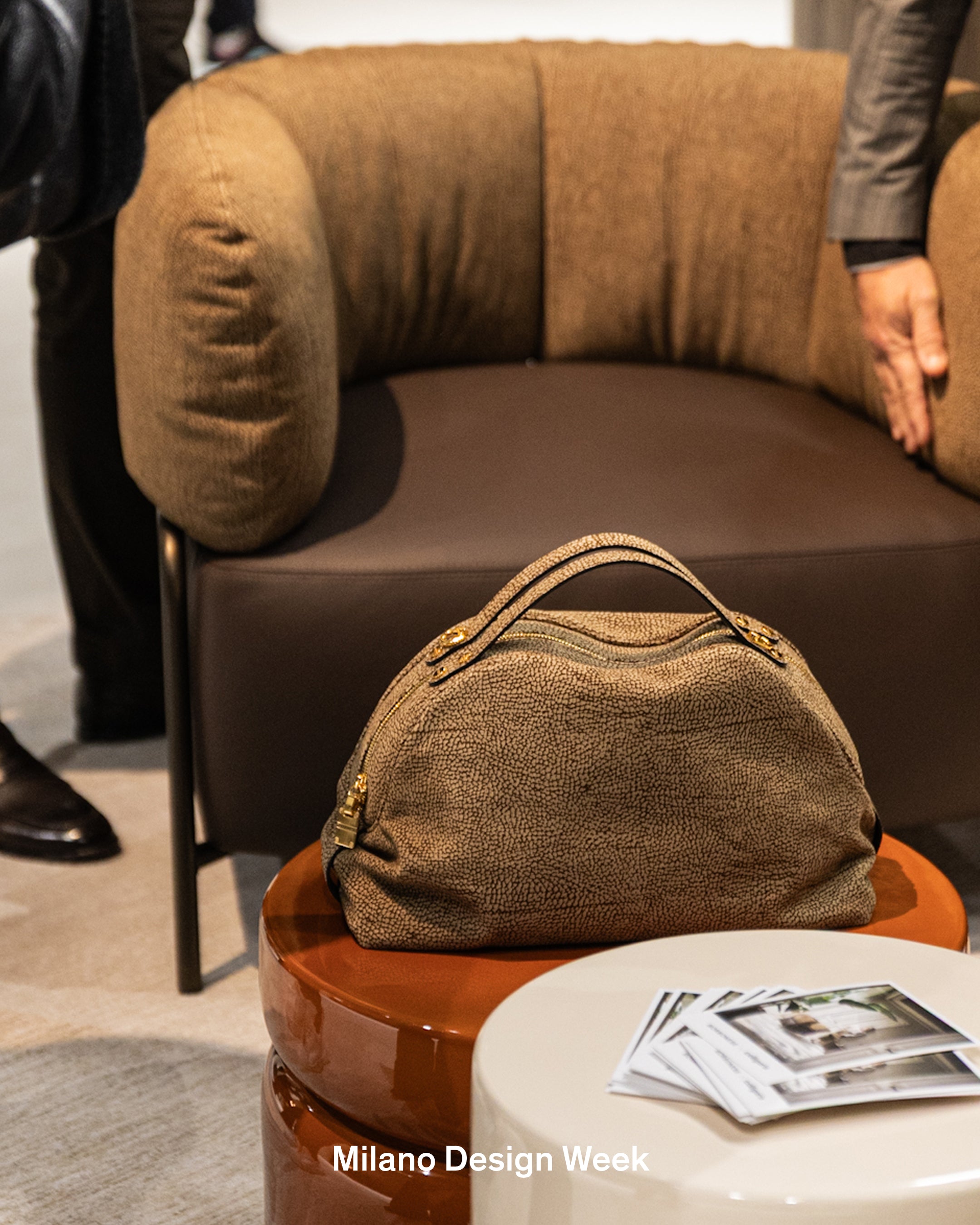 Fotel QUADROTTA brązowa podstawa, marka Calligaris