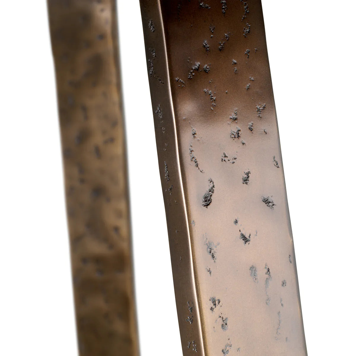 Ronde tafel CAMBRONNE bruin eikenfineer