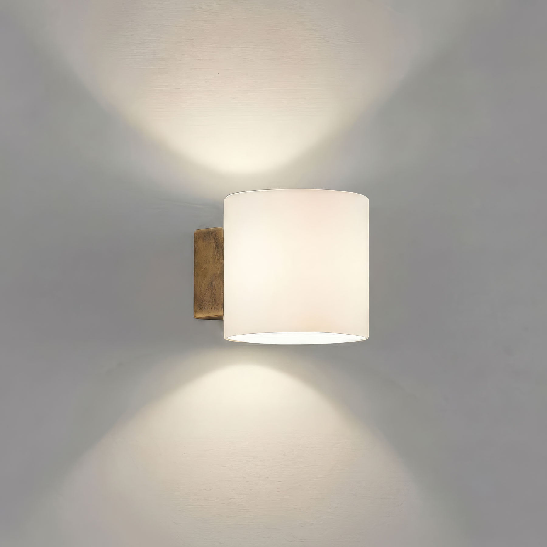 Wandlamp TUBE geborsteld messing