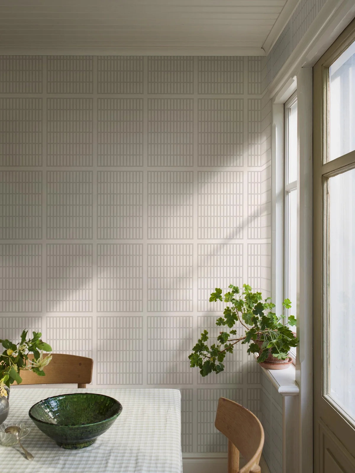 ALVAR AALTO 14/6 White and Gray Geometric Pattern Wallpaper