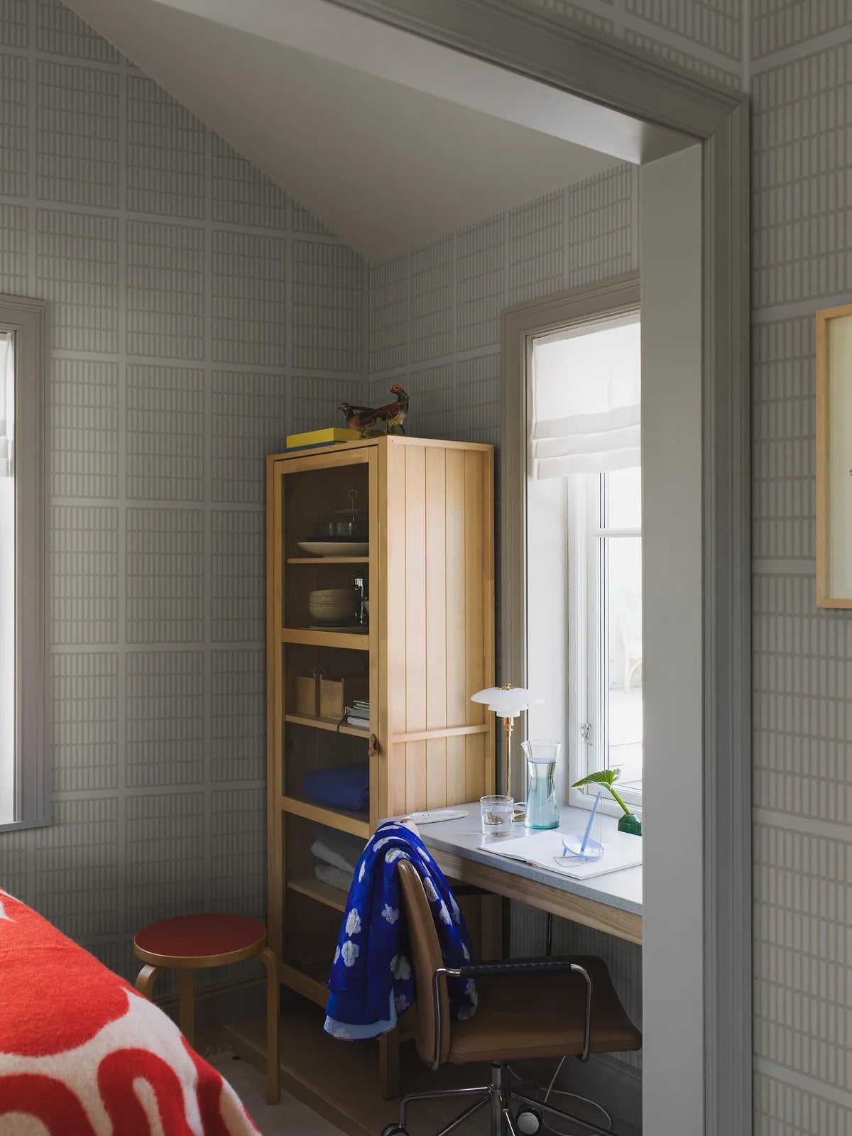 ALVAR AALTO 14/6 White and Gray Geometric Pattern Wallpaper