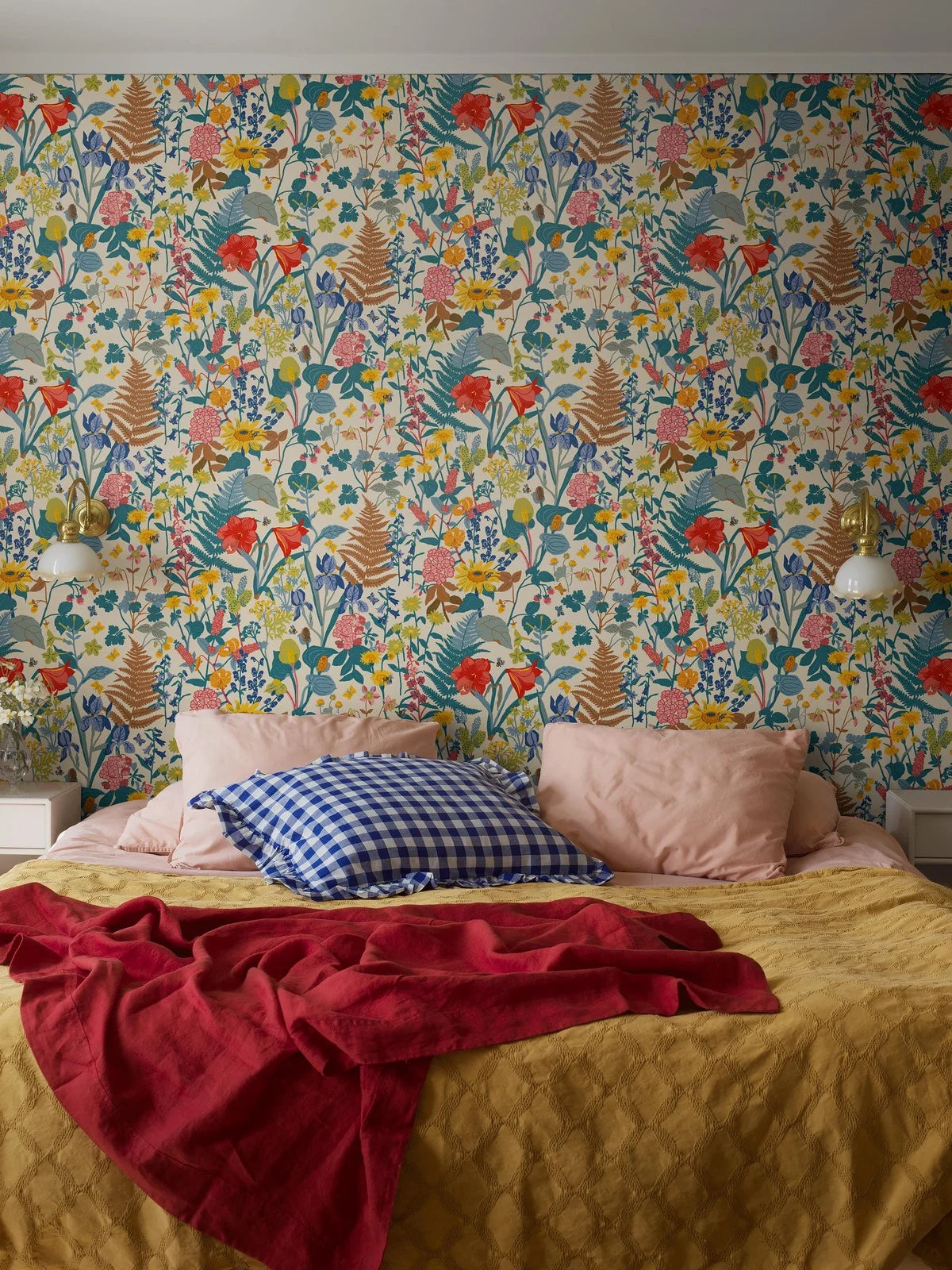 Beige STUGRABATT Wallpaper with Floral Motif in Blue